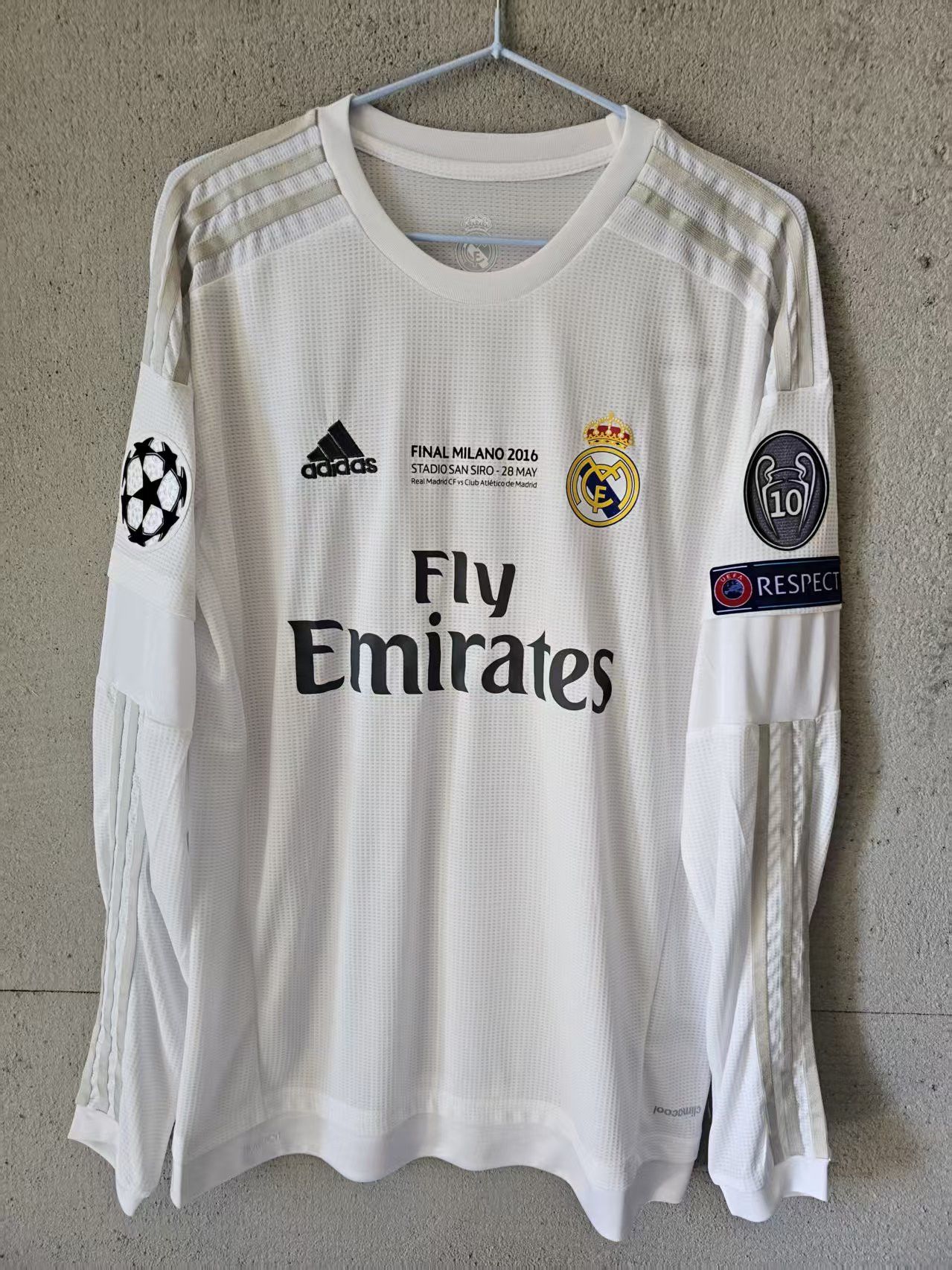 Other 2016 Real Madrid #7 C Ronaldo Jersey Long Size US XL / EU 56 / 4 - 2 Thumbnail