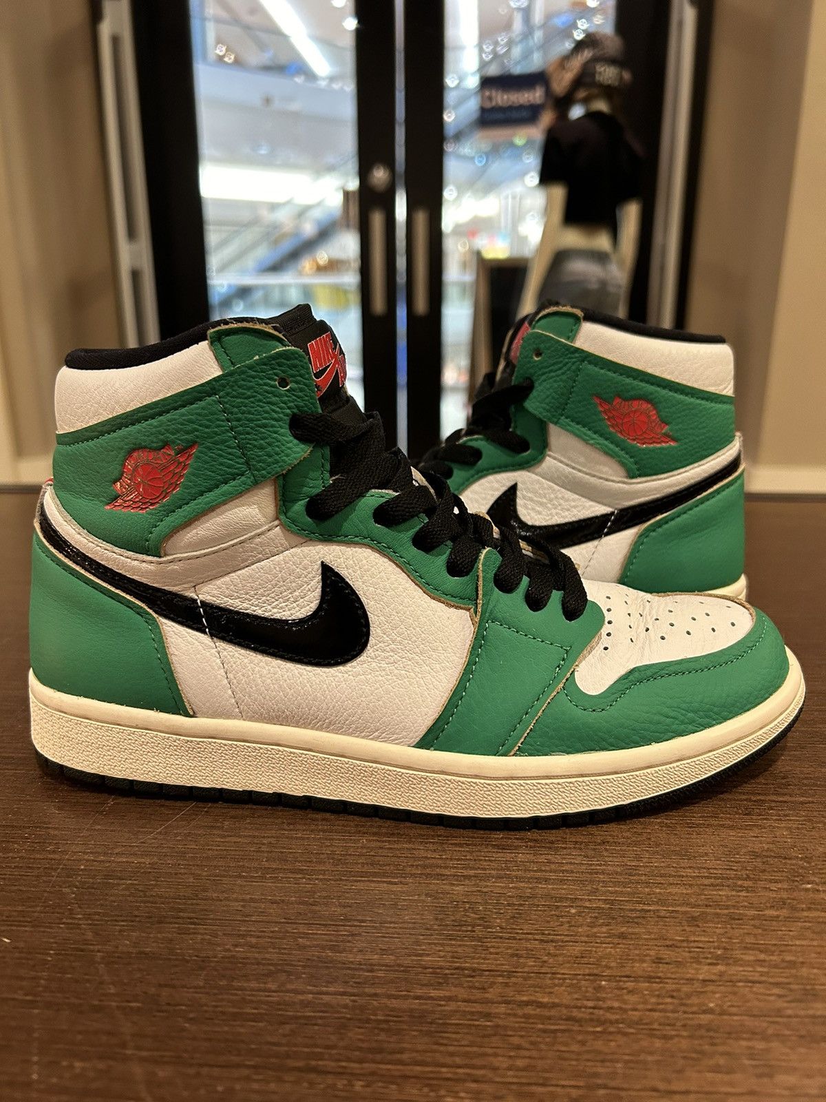 Jordan Retro High Lucky Green
