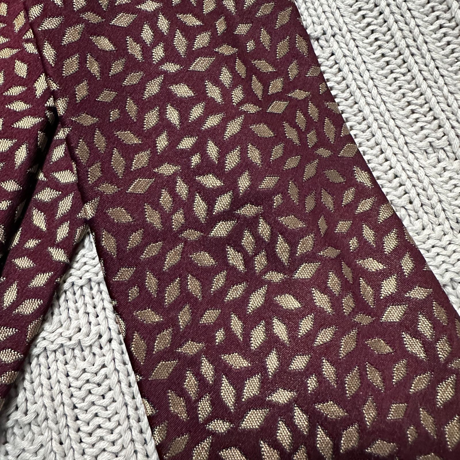 Paul Stuart Paul Stuart maroon and gold geometric print Italian silk tie Size ONE SIZE - 2 Thumbnail