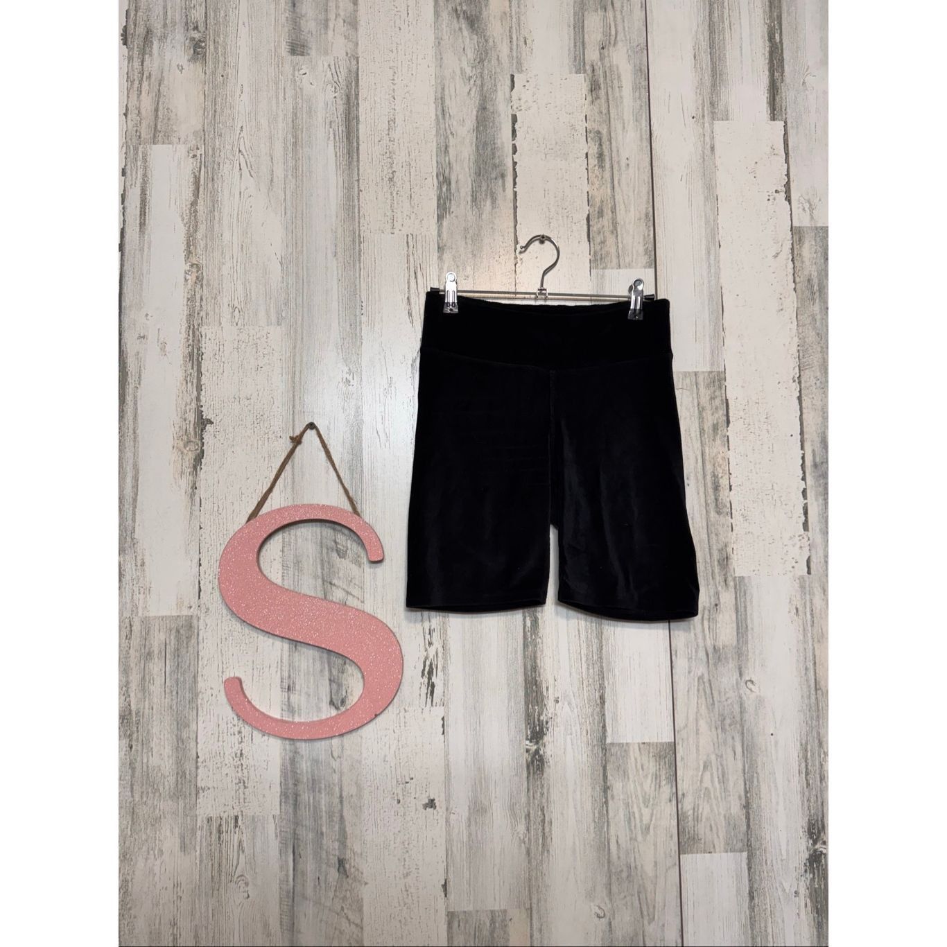 Aeropostale AERO Black Bike Shorts Size Small High Rise Stretch Athletic Casual Shorts NWT Size 26" / US 2 / IT 38 - 1 Thumbnail