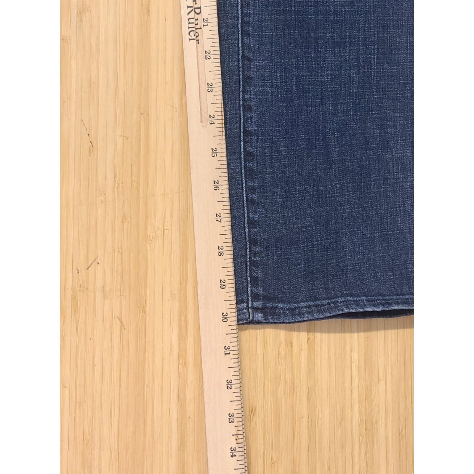 Levi's Levi's Jeans Womens 33 x 32 Blue Mid Rise Skinny Stretch Denim Regular Inseam 30 Jeans Modern Classic College Preppy Mens? Girls? Wait Size 24" / US 00 / IT 34 - 8 Thumbnail