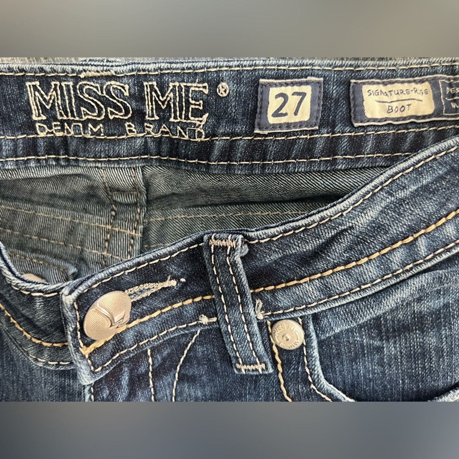 Miss Me Miss Me Women's Size 27 Signature Boot Low-Rise Jeans 30x33 Size 27" / US 4 / IT 40 - 8 Thumbnail