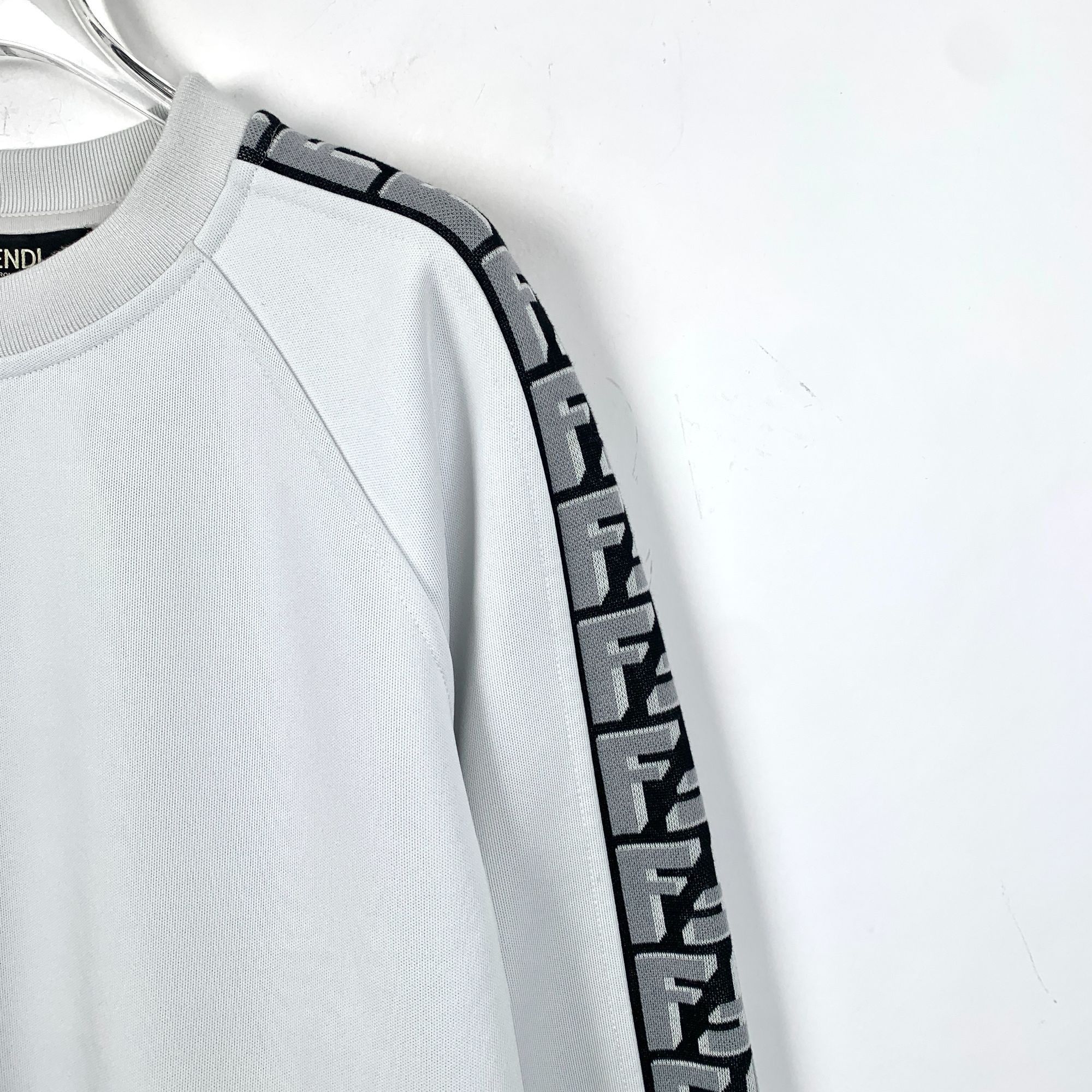 Fendi Fendi White Side Logo Intarsia Cotton Crewneck Sweatshirt (S Size US XS / EU 42 / 0 - 7 Thumbnail