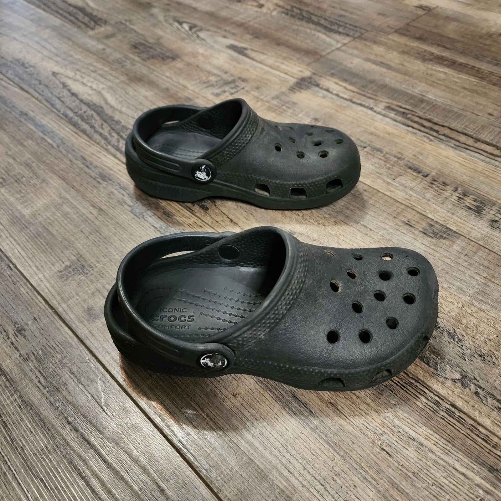 Crocs Black Crocs children kids size C12 sandals shoes Bx 39 Size US 12 / EU 45 - 6 Thumbnail