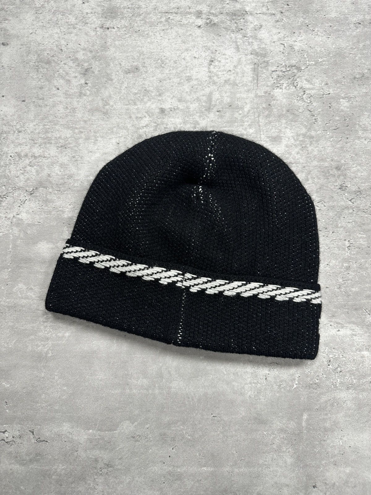 Chanel Chanel Big Logo Oversized Cashmere Beanie Black Size ONE SIZE - 2 Thumbnail