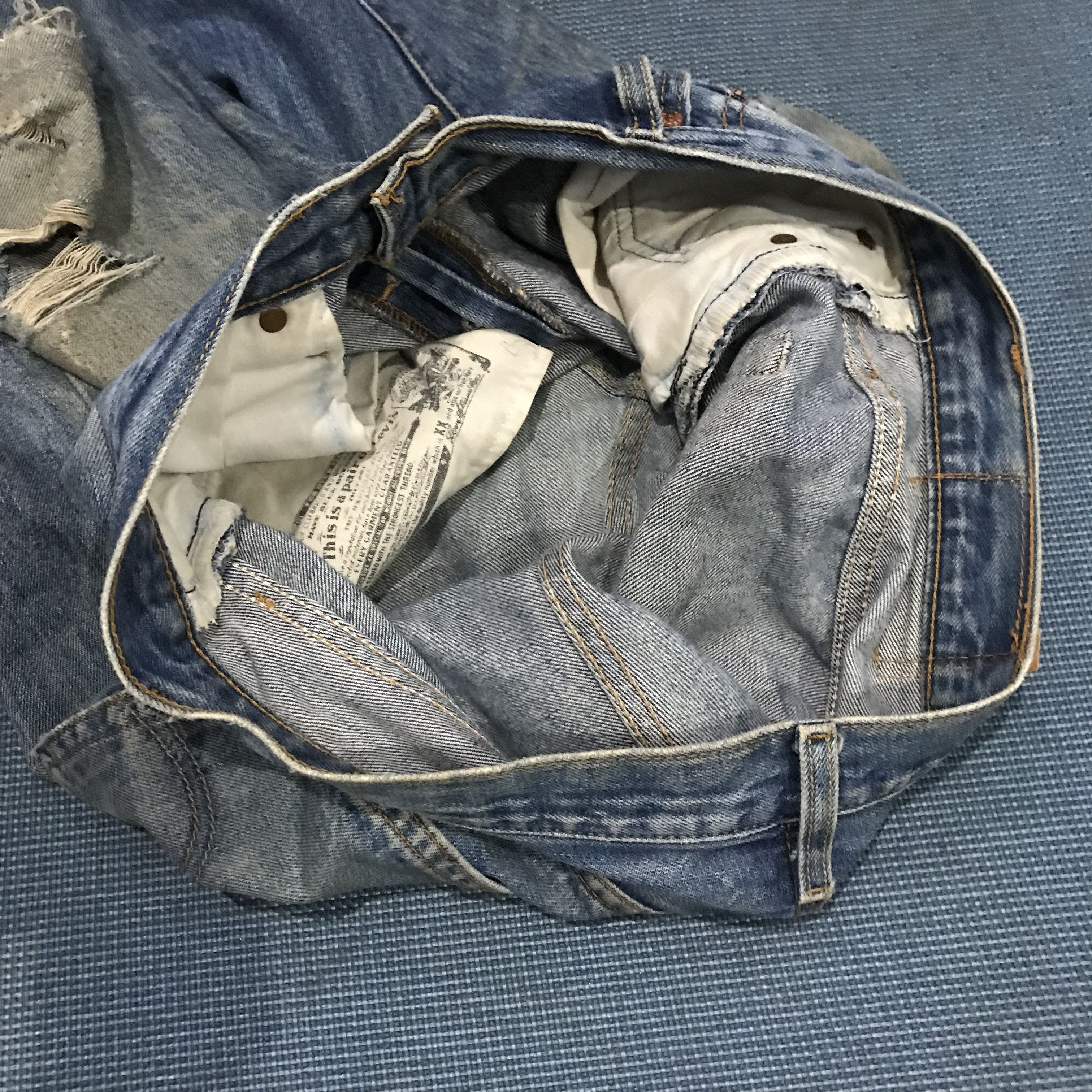 Levi's Vintage Levis 501 denim blue jeans Full Ripped off Size 34 Size US 34 / EU 50 - 7 Thumbnail