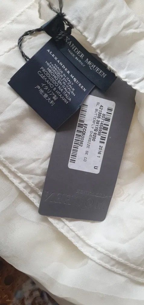 Alexander McQueen ALEXANDER MCQUEEN Butterfly Skull Silk Esdeekid Scarf Gray Size ONE SIZE - 6 Thumbnail