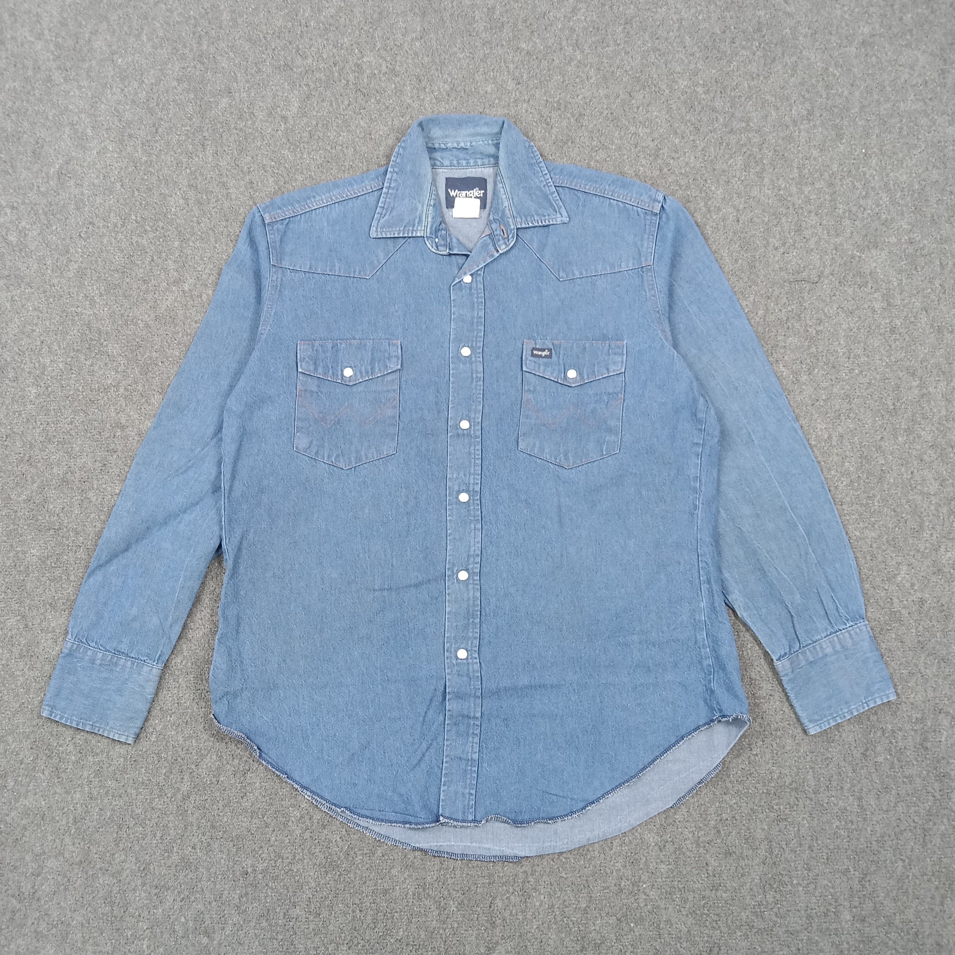 Wrangler Wrangler Denim Western Ranchwear Denim Shirt C276N23 Size US L / EU 52-54 / 3 - 1 Thumbnail