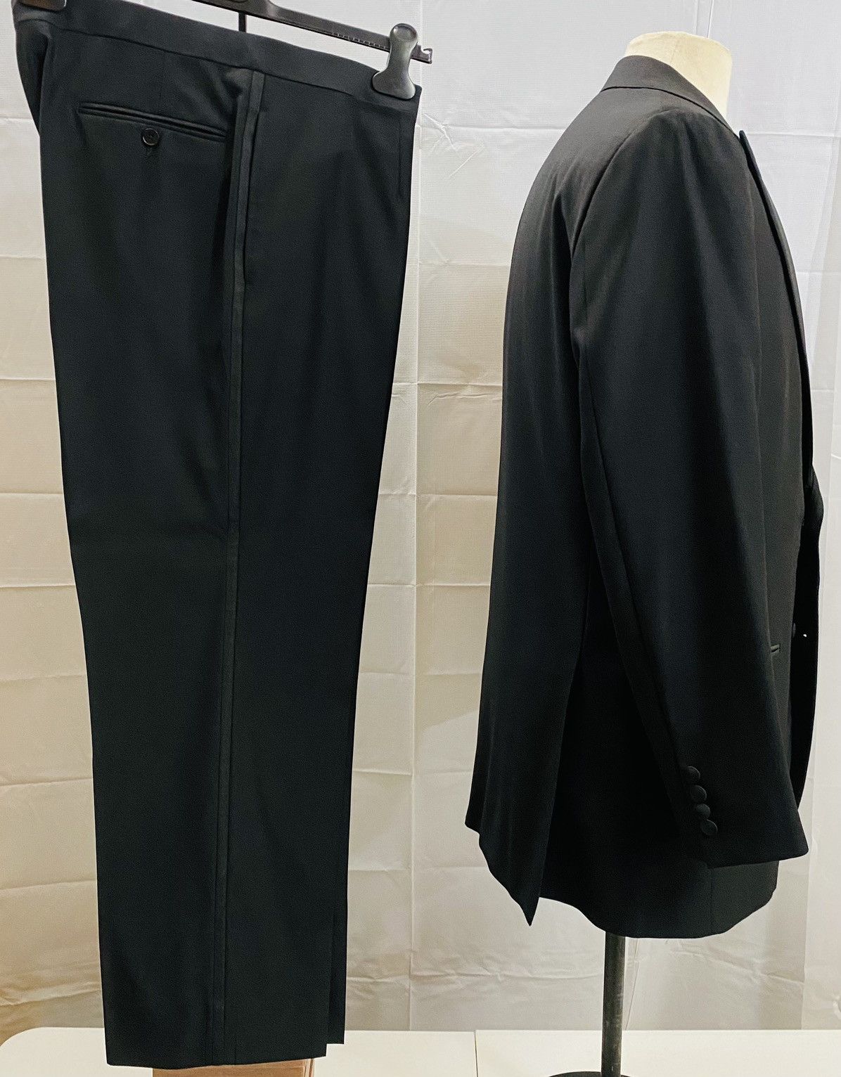 Ermenegildo Zegna Ermenegildo Zegna Black Peak Lapel 2-Btn Milano Fit Tux 52S Size 42S - 8 Thumbnail