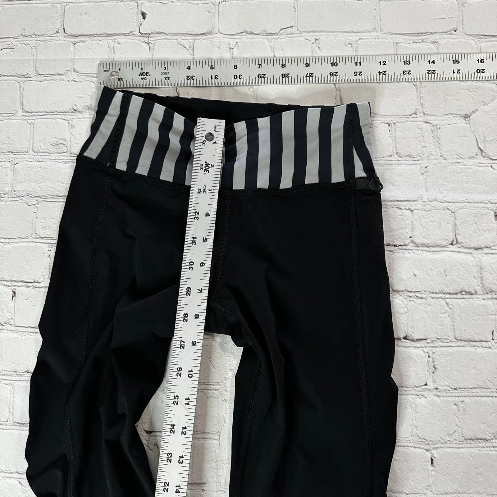 Lululemon lululemon leggings size 2 Size 26" / US 2 / IT 38 - 7 Thumbnail