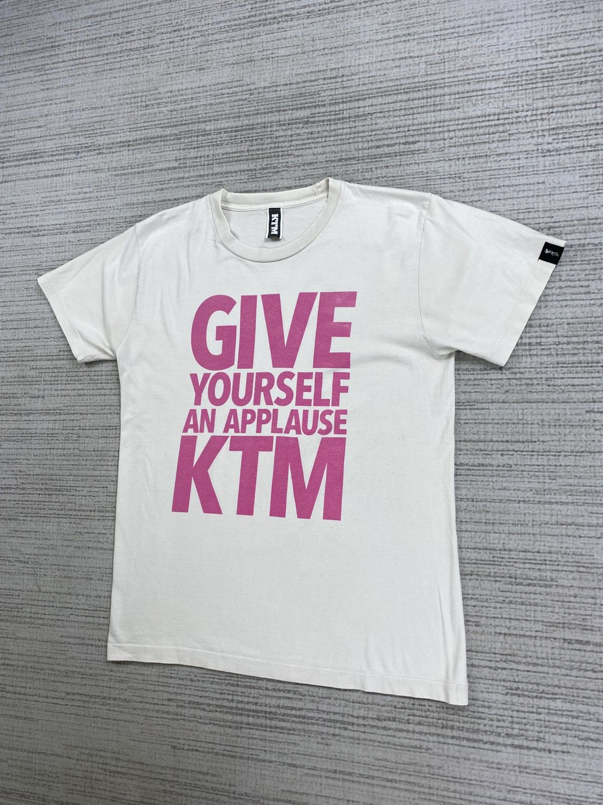 Hysteric Glamour × Japanese Brand × Vintage Vintage KTM Sexy Girl Backhit Rare White Shortsleeve Shirt Size S / US 4 / IT 40 - 4 Thumbnail