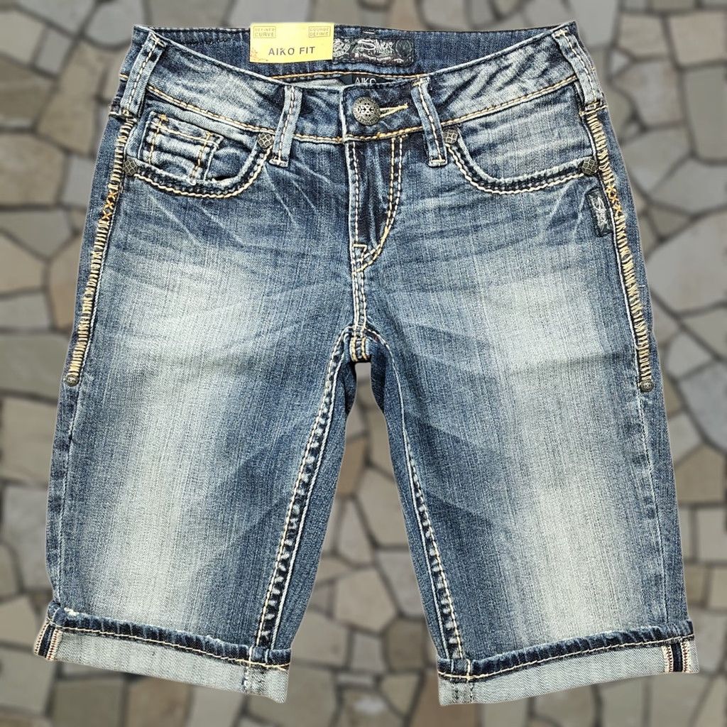 Silver Jeans Co. NWT Silver Jeans Bermuda Shorts Womens Mid Rise Blue Denim 24 Regular 5-Pocket Logo Zipper Button Stretch Size 42" / US 20 - 1 Thumbnail