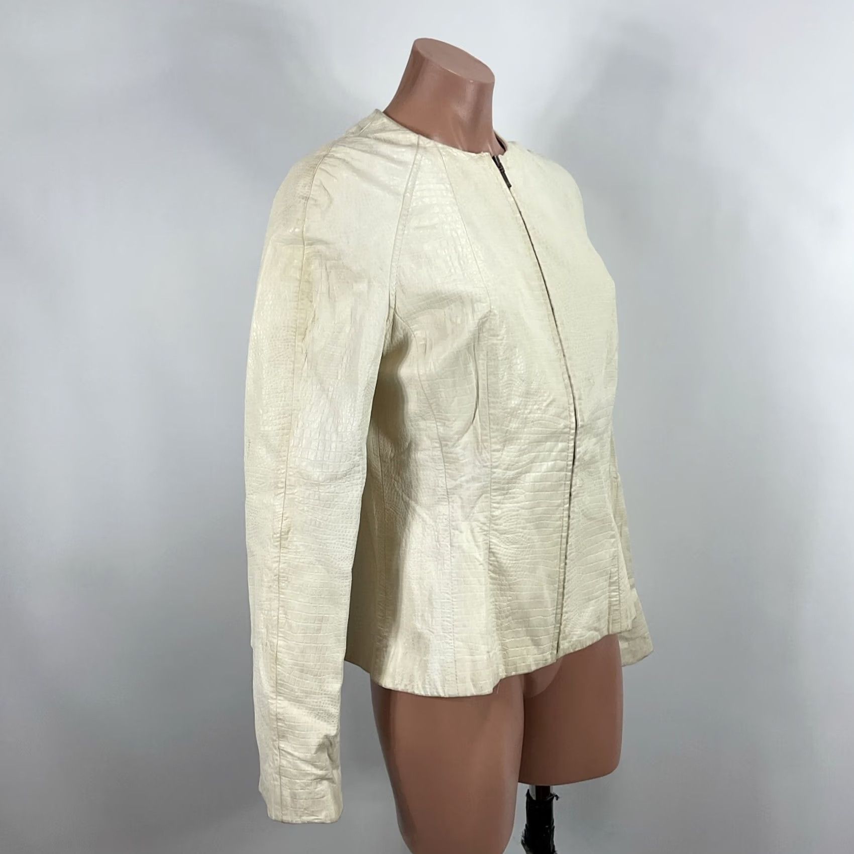 Vintage VTG Vakko Leather Coat White Snakeskin Giraffe Lambskin Jacket Size 8 Ivory Blazer Women Long Sleeve Collared Vintage Leather Coat FX Size M / US 6-8 / IT 42-44 - 4 Thumbnail