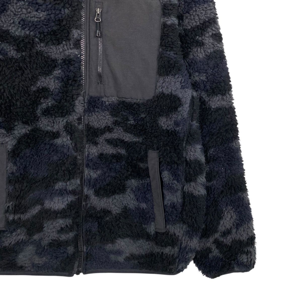 Uniqlo Uniqlo camou fleece zipper jacket Size US M / EU 48-50 / 2 - 4 Thumbnail