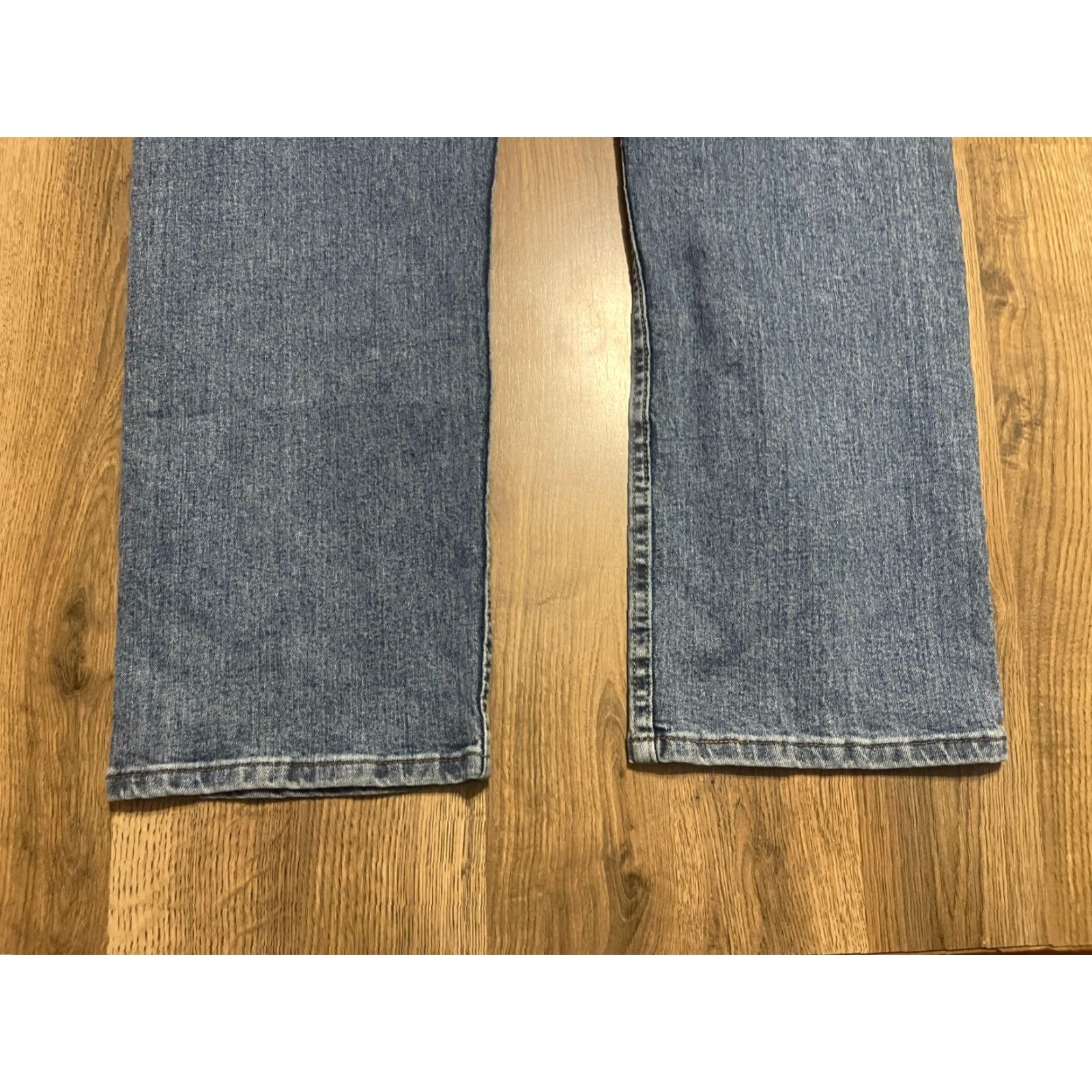 Wrangler Wrangler Jeans Men’s 35x27.5 Blue Denim Straight Pockets Vintage No 35x27.5 Regular Jeans Men’s Size US 35 - 4 Thumbnail