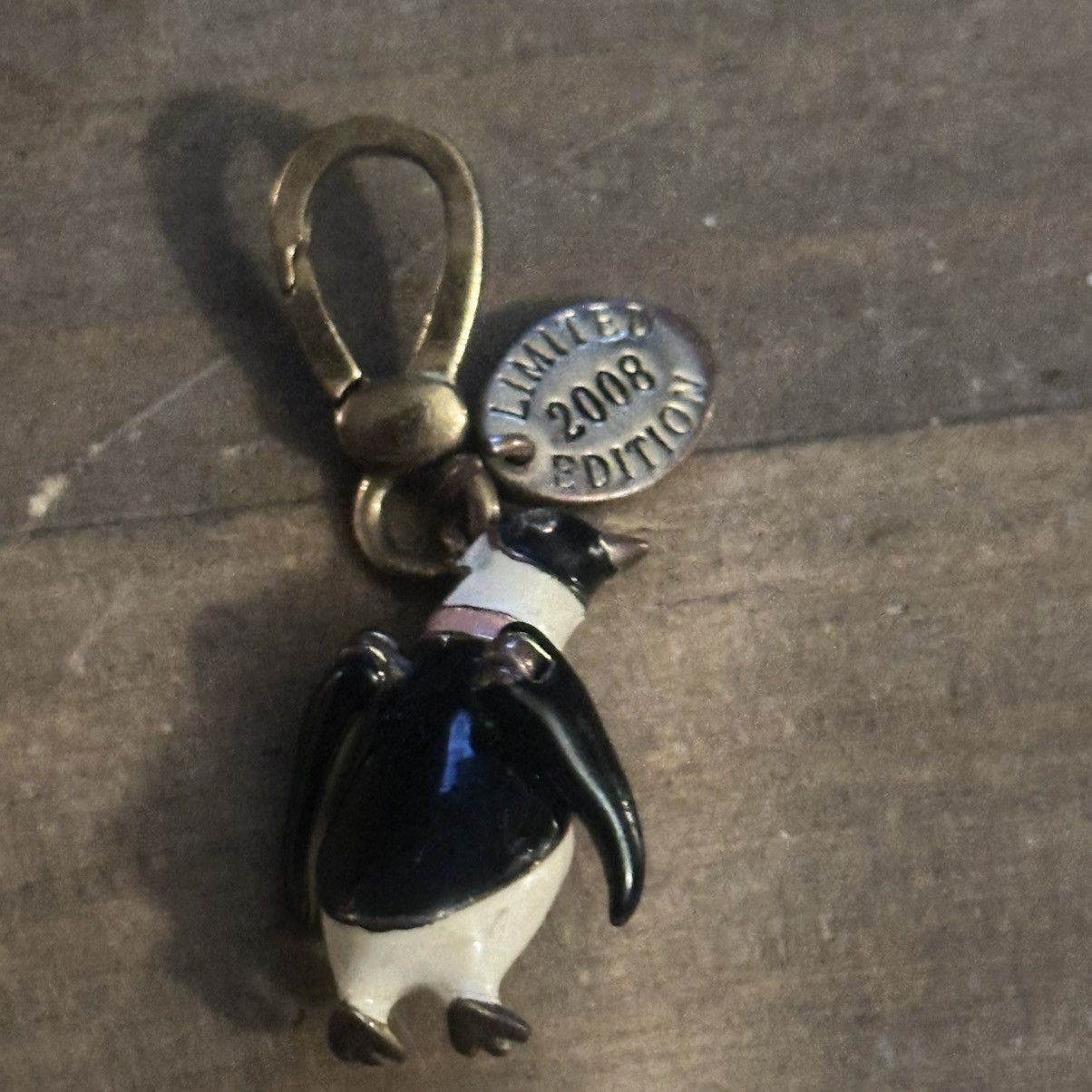 Juicy Couture Juicy Couture Limited Edition 2008 penguin charm Size ONE SIZE - 4 Thumbnail