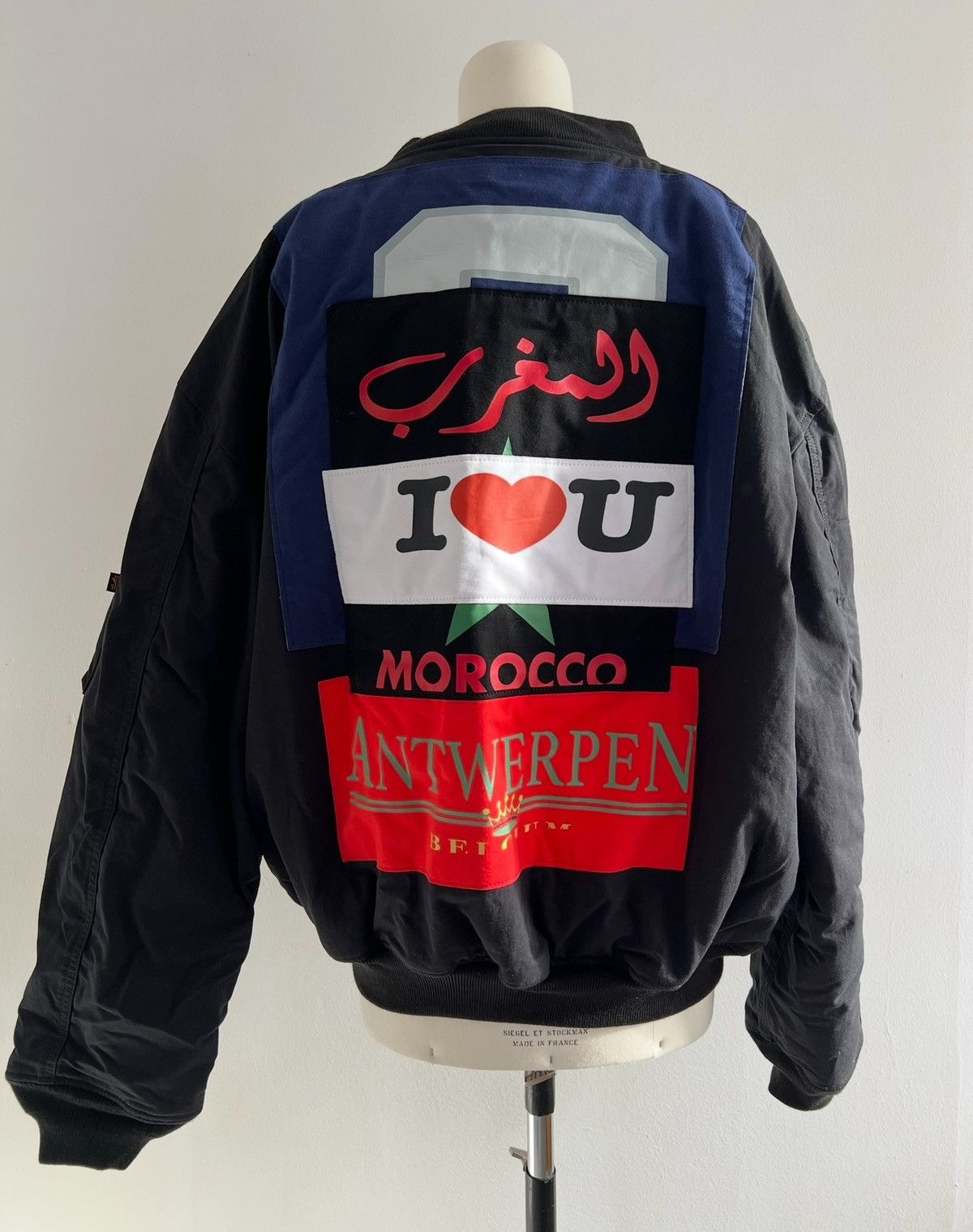 Vetements Vetements x Alpha Industries Bulldog patch bomber Demna Size US S / EU 44-46 / 1 - 3 Thumbnail