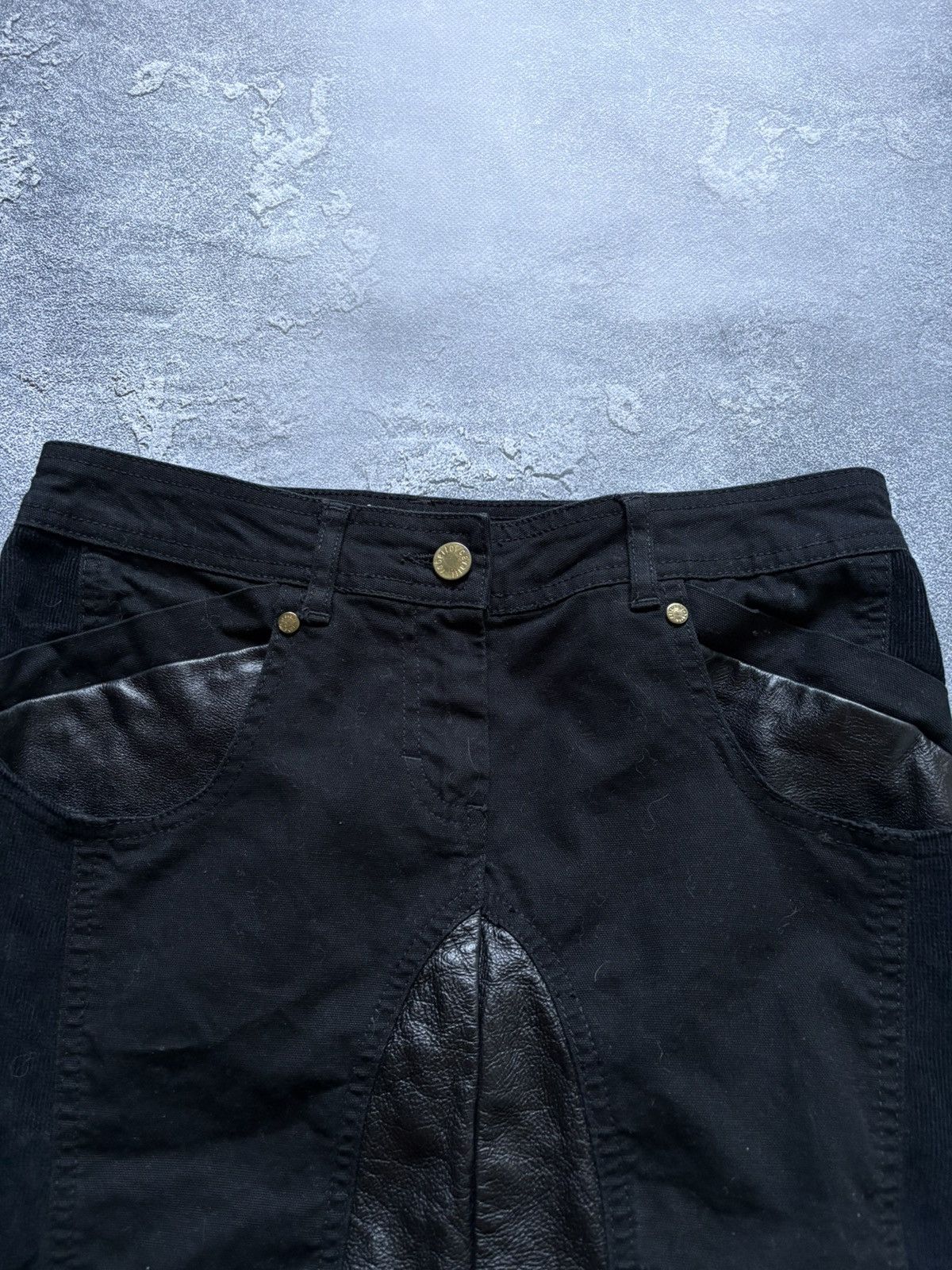 Roberto Cavalli ARCHIVE Roberto Cavalli Avant Garde Leather Corduroy Skirt Size 28" / US 6 / IT 42 - 8 Thumbnail