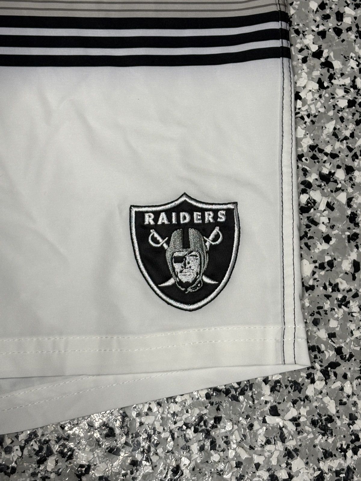NFL BN Las Vegas Raiders Black/Grey NFL Swim Board Shorts Size L Size US 34 / EU 50 - 5 Thumbnail