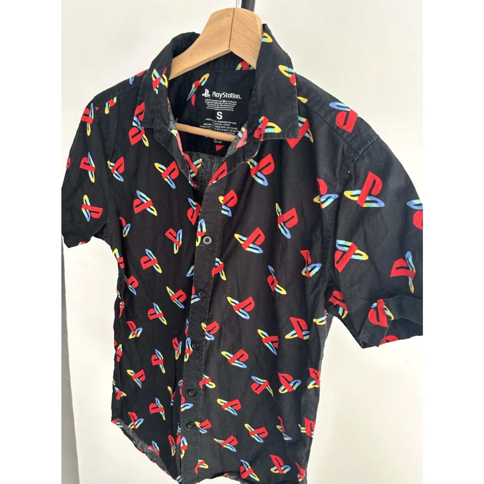 Sony Sony PlayStation Logo Button-Up Shirt Men’s Short Sleeve Color Black Floral 90s Halloween Hawaiian Skull NAA Knit? Wait. Size 36R - 4 Thumbnail