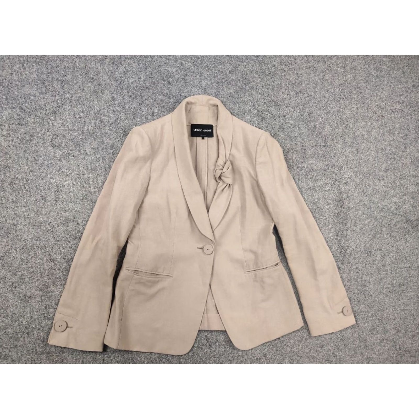 Giorgio Armani Giorgio Armani Blazer Women Knit Linen Beige One-Button Notch Lapel Single-Breasted Linen Blend Designer Jacket Blazer 42 67 cm Length Size M / US 6-8 / IT 42-44 - 5 Thumbnail