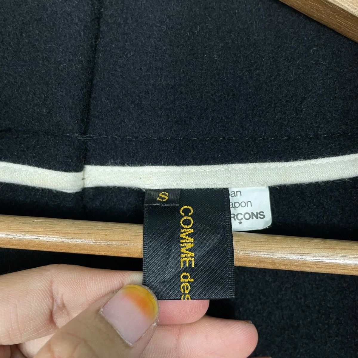 Comme des Garcons Comme Des Garcons Wool Cape Overcoat Size US S / EU 44-46 / 1 - 15 Thumbnail