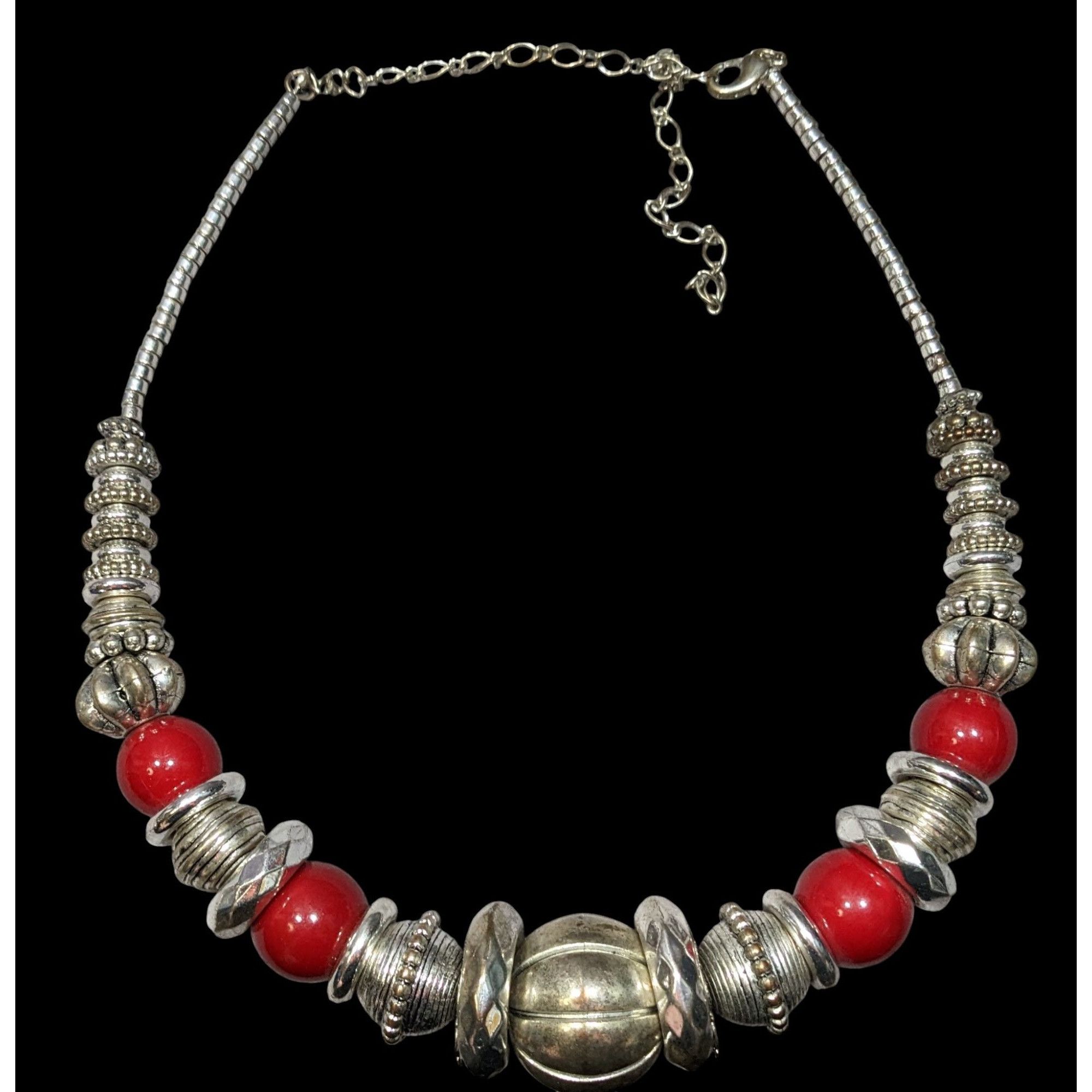Other Retro Chunky Metallic Red And Silver Tone Beaded Necklace Size ONE SIZE - 1 Thumbnail