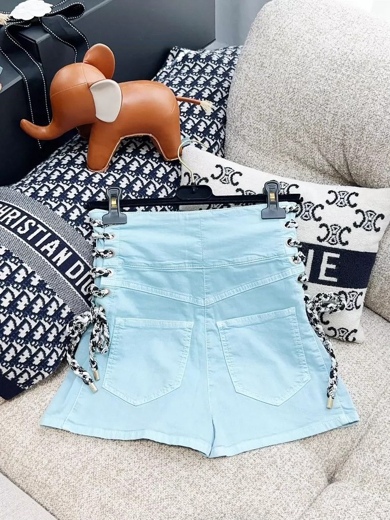 Chanel Chanel 19C sky blue side strap high-waisted shorts Size 24" / US 00 / IT 34 - 2 Thumbnail