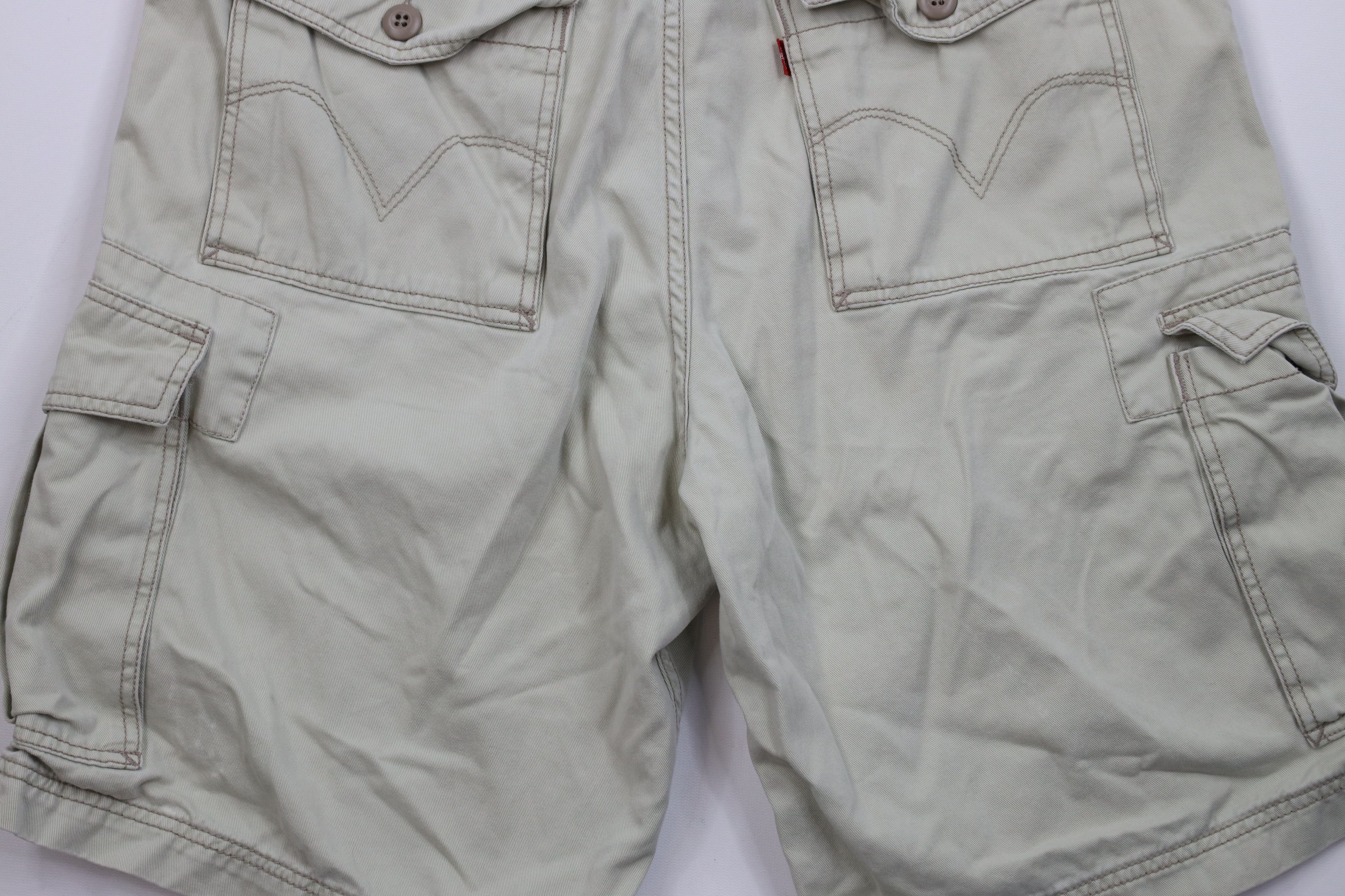 Levi's Vintage Y2K 2006 Levis Baggy Fit Cargo Shorts Beige Cotton Size US 36 / EU 52 - 14 Thumbnail