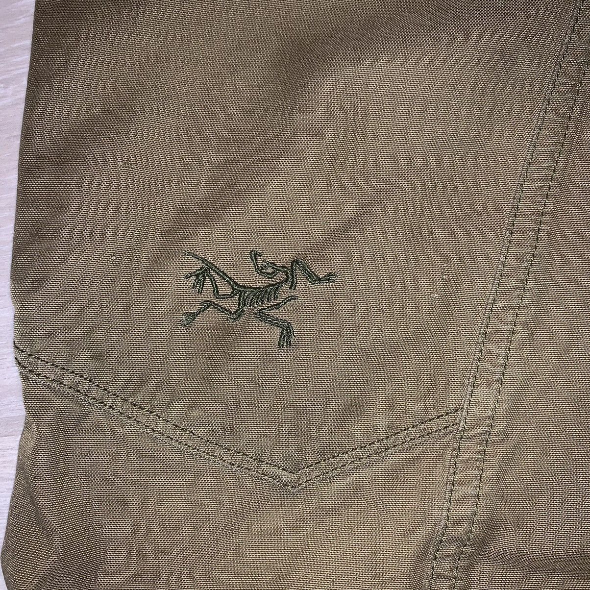 Arc'teryx Vintage Arc’Teryx Shorts Size US 38 / EU 54 - 2 Thumbnail