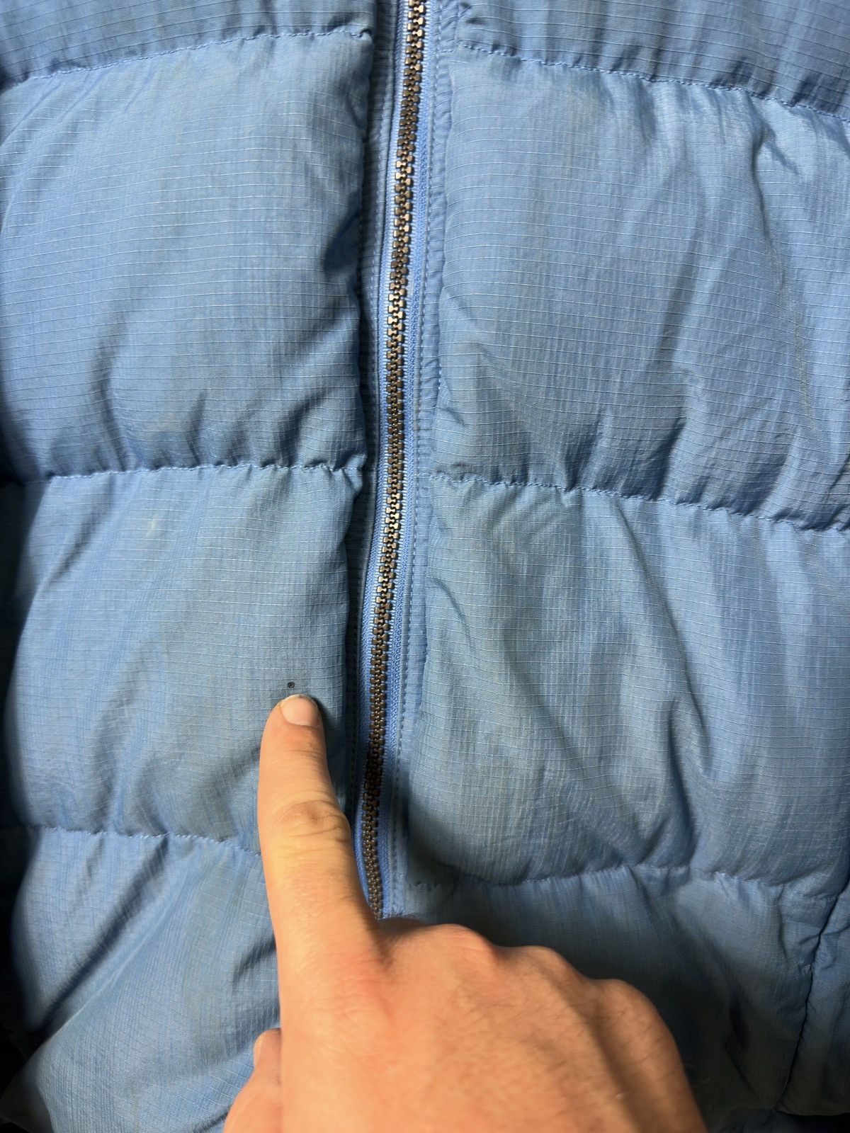 Nike × Vintage Vintage 90’s Faded Nike Down Puffer Jacket Big Logo Size US L / EU 52-54 / 3 - 6 Thumbnail