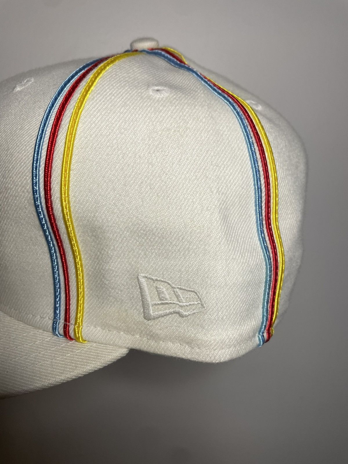 New Era Sz. 7 1/2 Vintage Y2K New York Yankees Fitted Size ONE SIZE - 8 Thumbnail