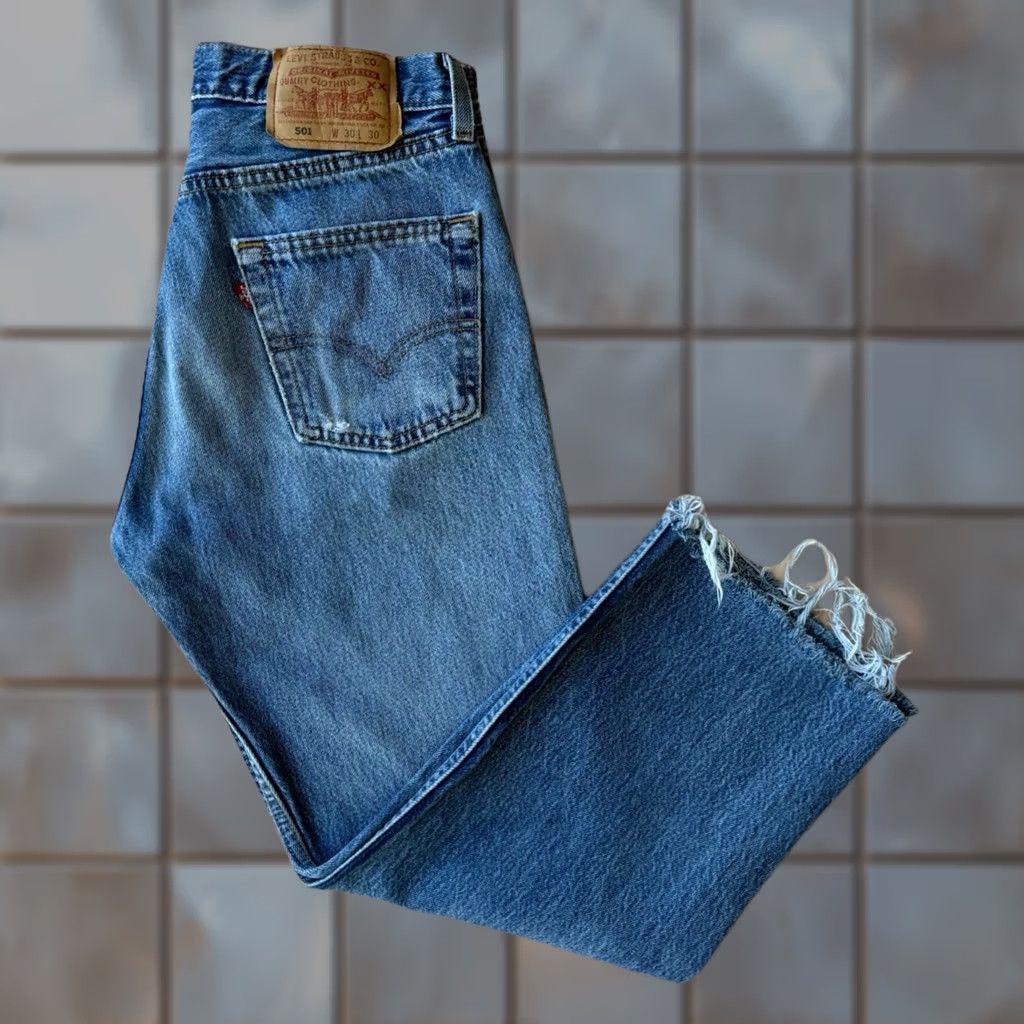 Levi's VINTAGE Levi's 501 Jeans 29 Blue 90s Medium Wash Made USA Workwear Non Selvedge Mens Jeans Regular Size US 29 - 1 Thumbnail