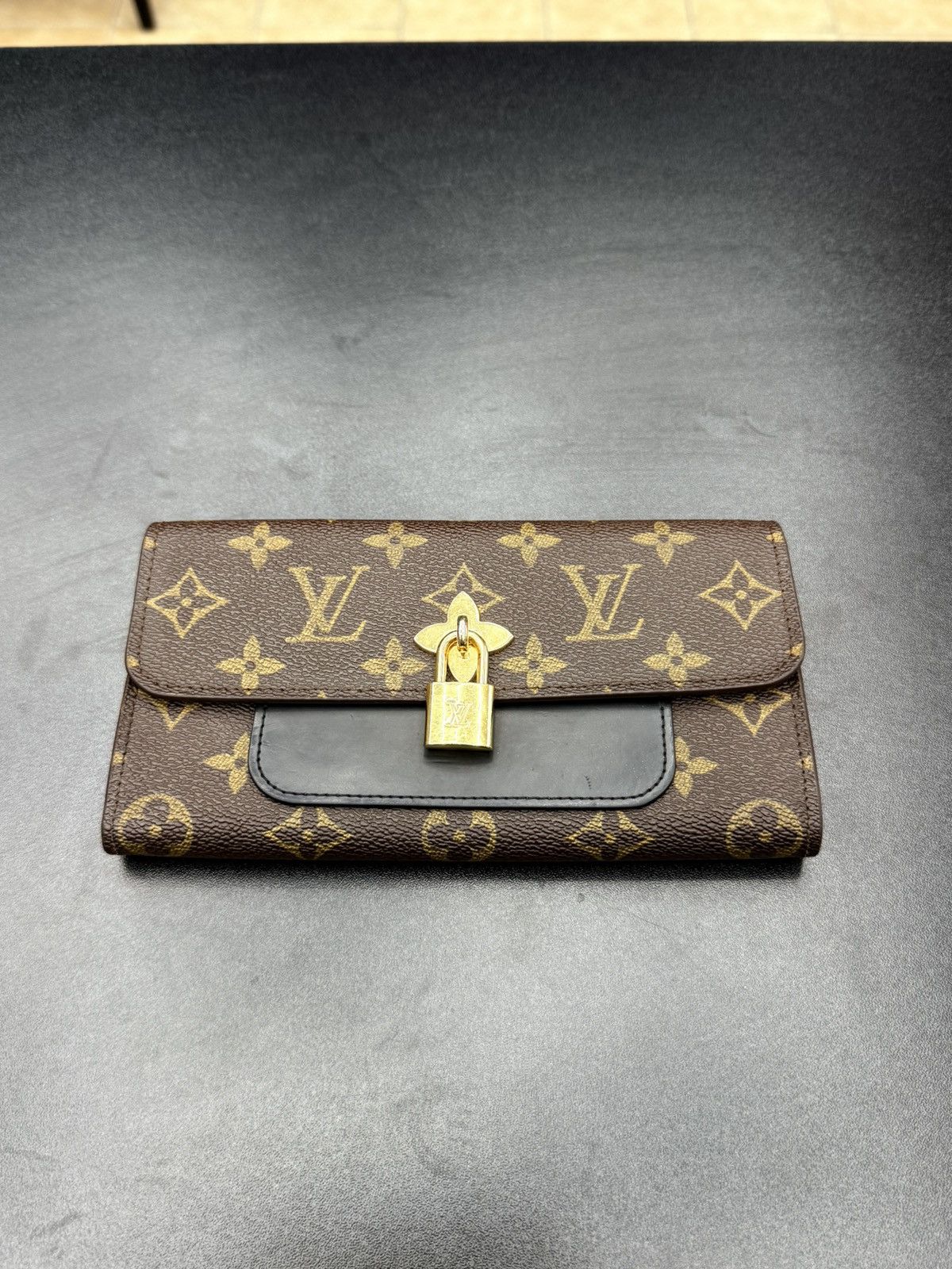 Louis Vuitton Louis Vuitton Monogram Brown Flap Wallet Clutch Gold Lock Size ONE SIZE - 1 Thumbnail