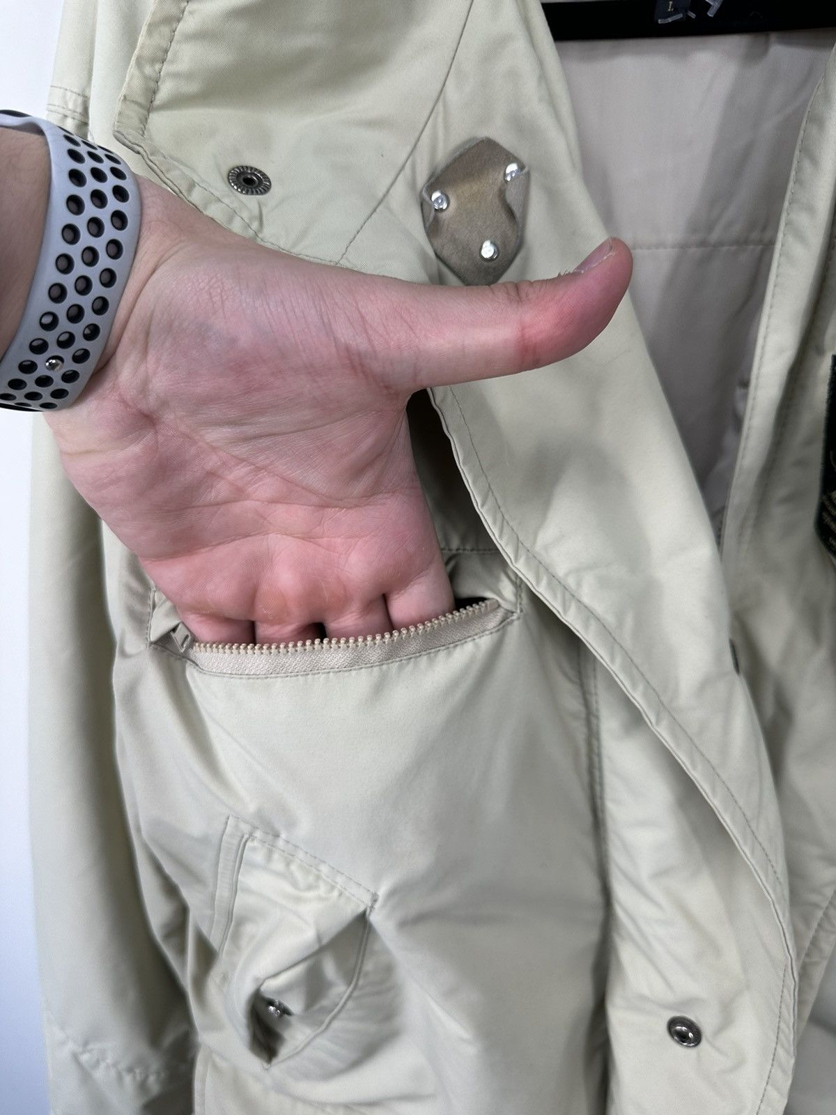 Fay Vintage Fay Stadium For Ema Cream Luxury Nylon Coat Jacket Size US L / EU 52-54 / 3 - 15 Thumbnail