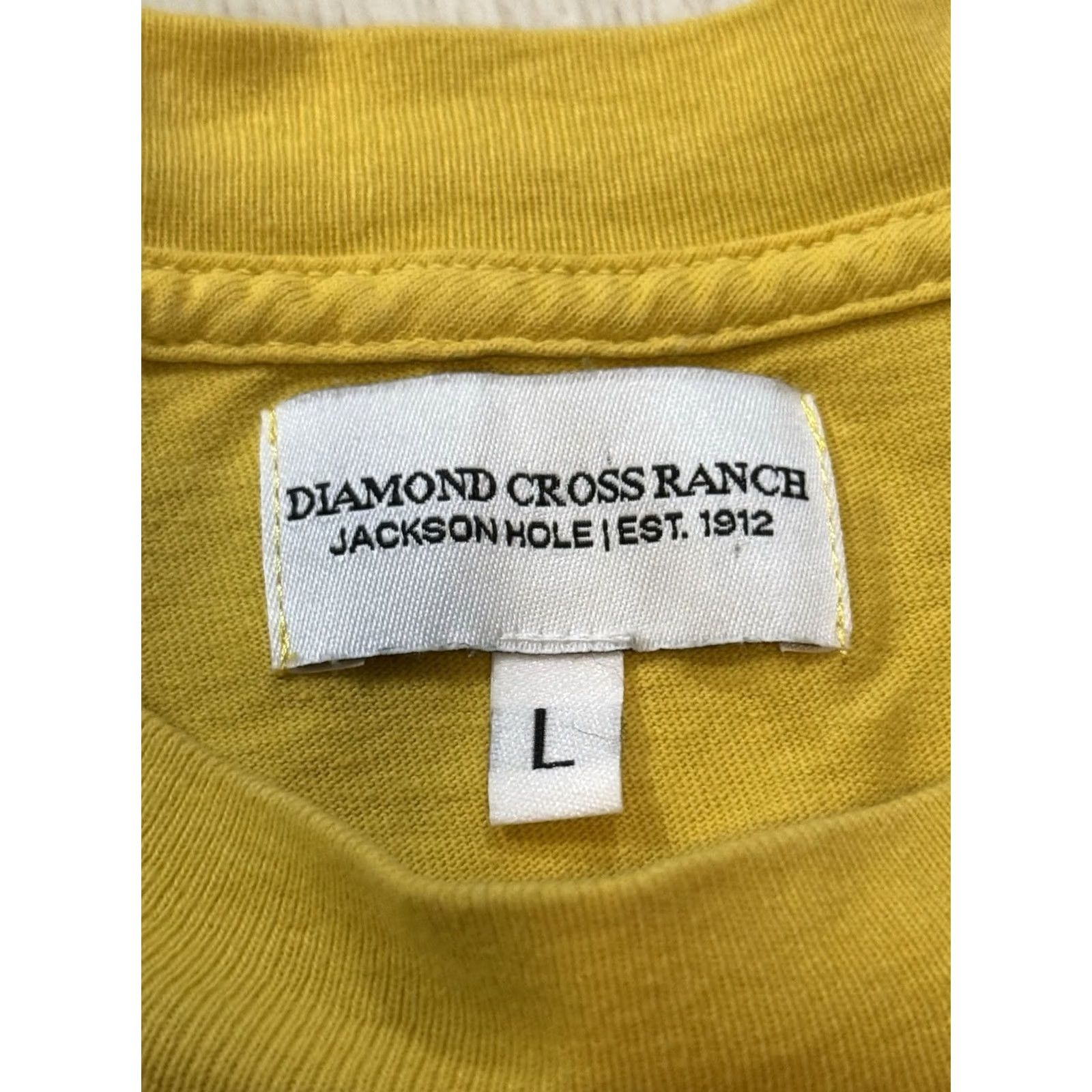Vintage Diamond Cross Ranch Jackson Hole Ski Club Shirt Large Men Crew Neck Short Sleeve Yellow Graphic Print Vintage No Size US L / EU 52-54 / 3 - 6 Thumbnail