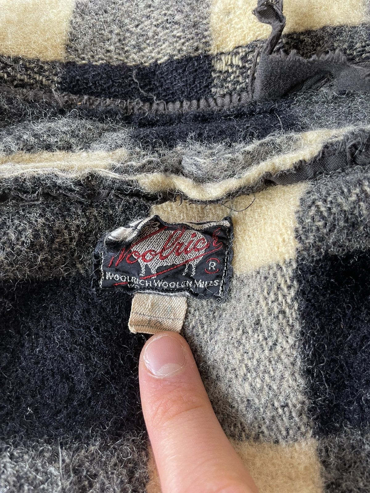 Vintage Vintage 50s Plaid Woolrich Boxy Jacket Size US M / EU 48-50 / 2 - 4 Thumbnail