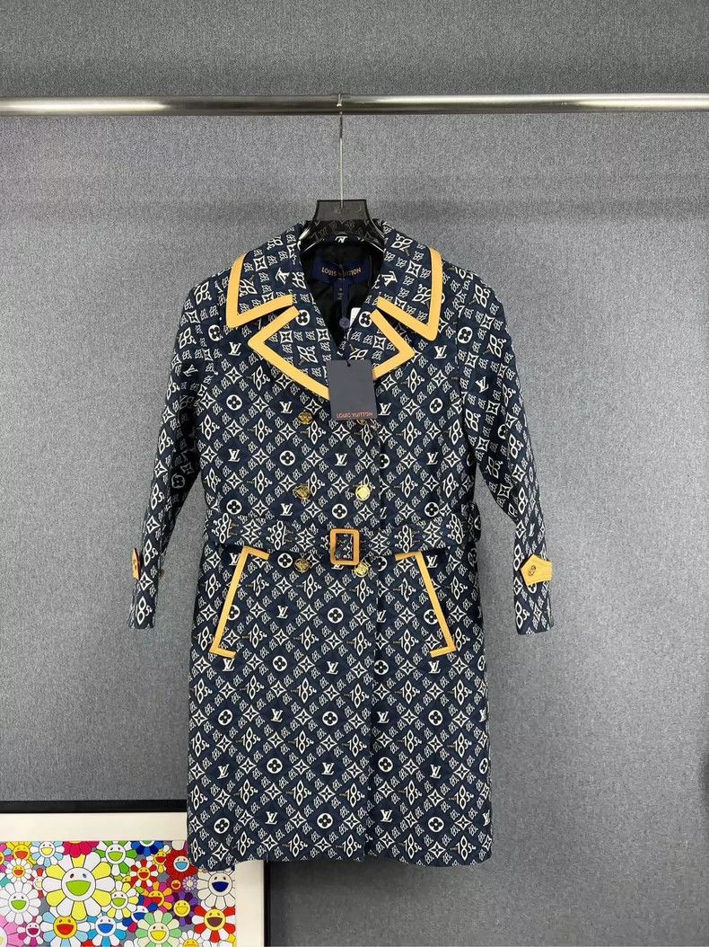 Louis Vuitton Louis Vuitton 1854 presbyopia full LOGO windbreaker coat Size XS / US 0-2 / IT 36-38 - 1 Thumbnail
