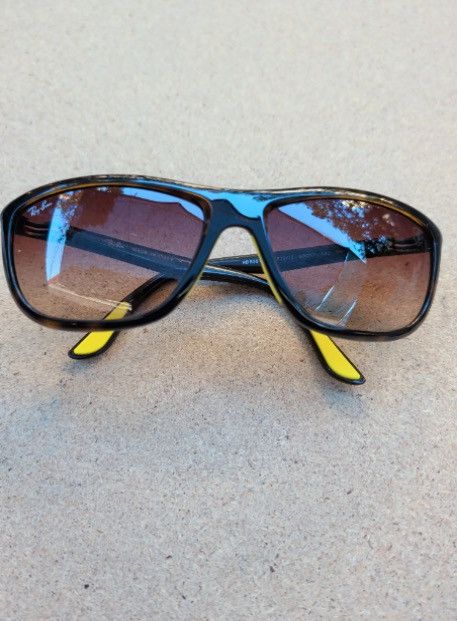 Other ON HOLD FOR "ONES MAN JUNK" 2 pairs of vintage octagon Size ONE SIZE - 3 Thumbnail