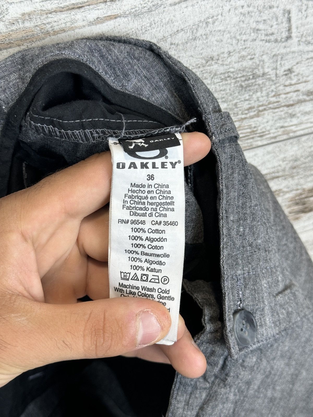 Japanese Brand × Oakley × Vintage Mens Vintage Oakley cargo shorts drill Japanese y2k Size US 36 / EU 52 - 9 Thumbnail