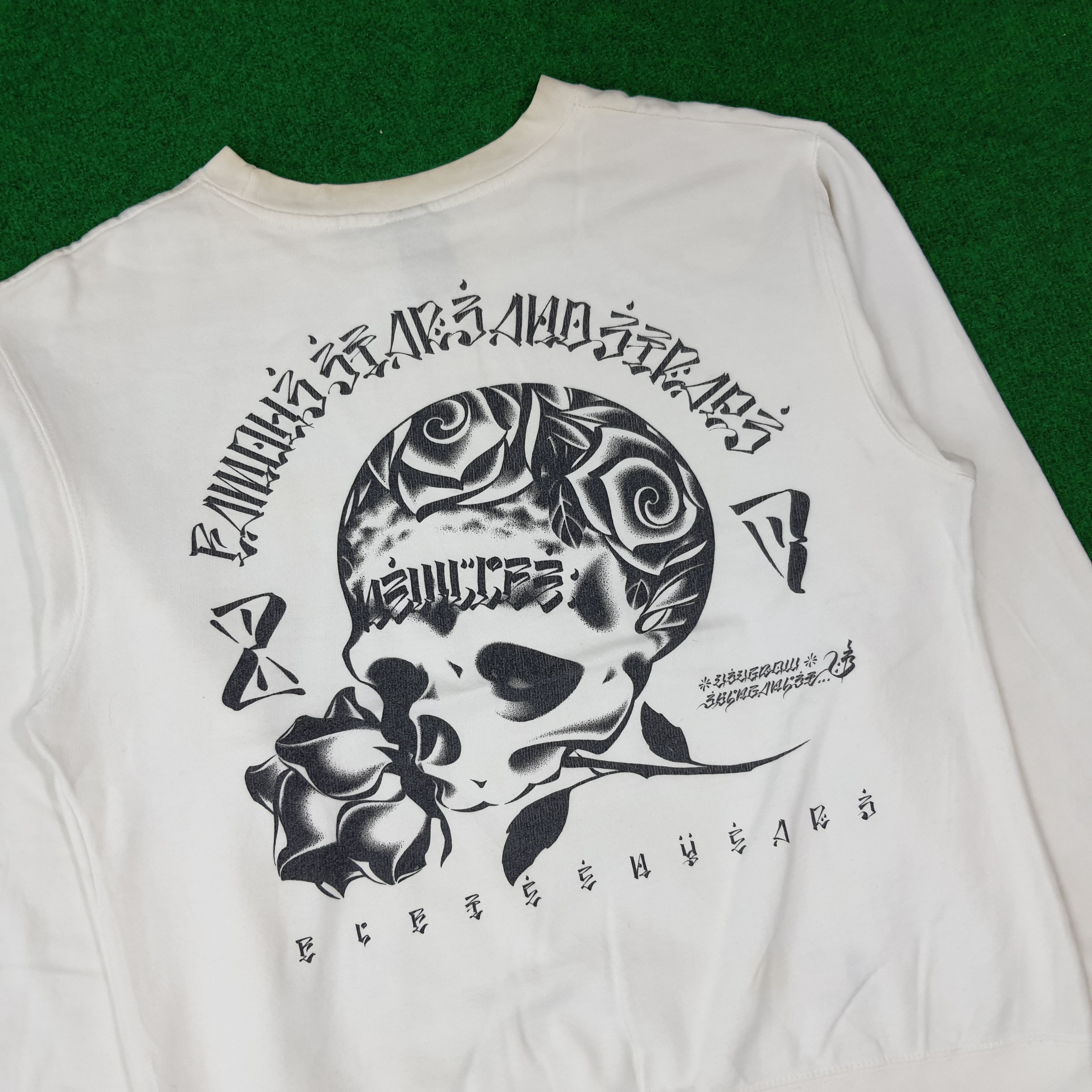 Famous Stars And Straps Vintage Famous 00s Skull Rose Streetwear Sweatshirt C275N2 Size US M / EU 48-50 / 2 - 2 Thumbnail
