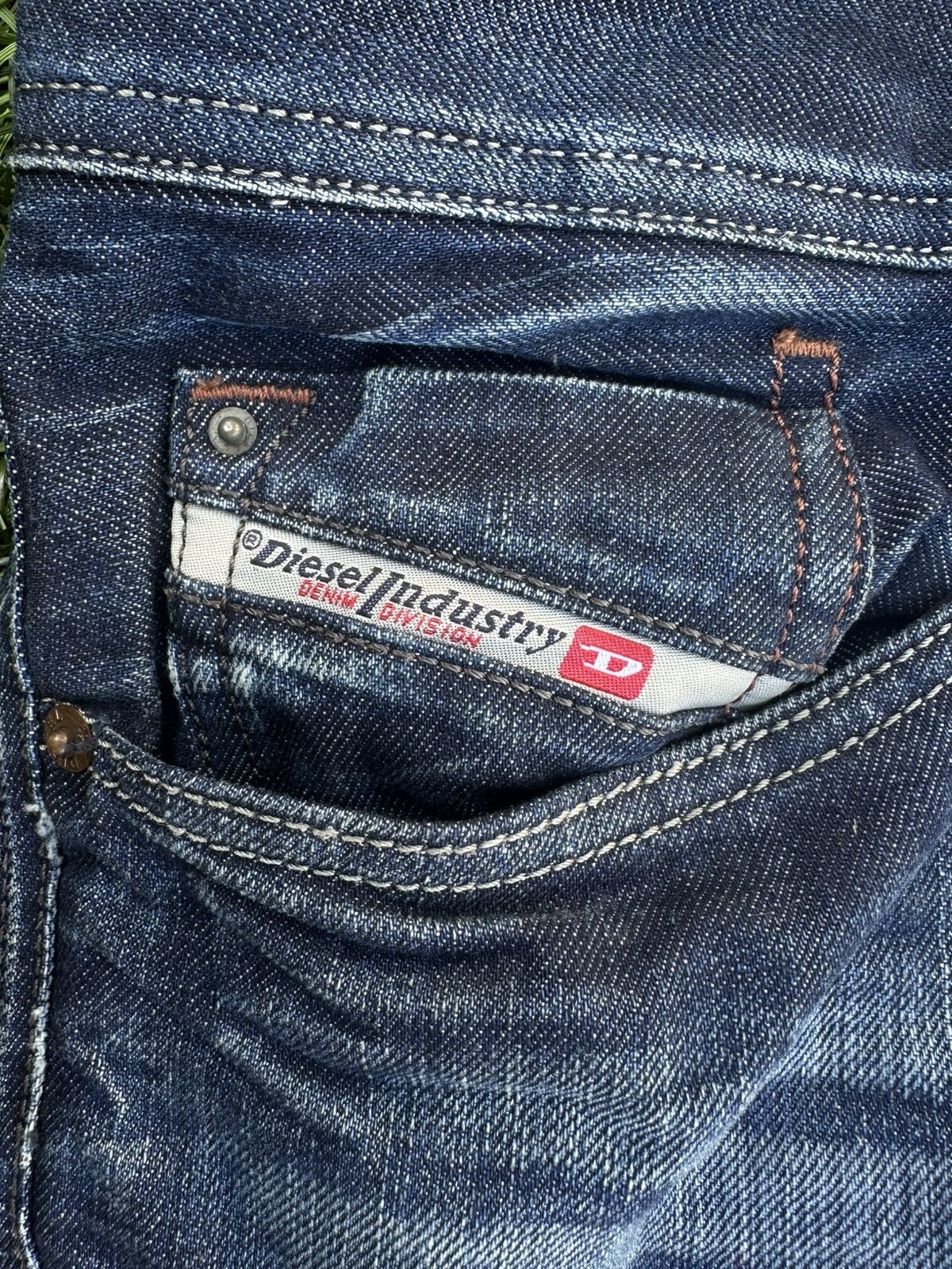 Diesel Diesel Vintage Denim Jeans – Classic Y2K Style Size US 34 / EU 50 - 2 Thumbnail