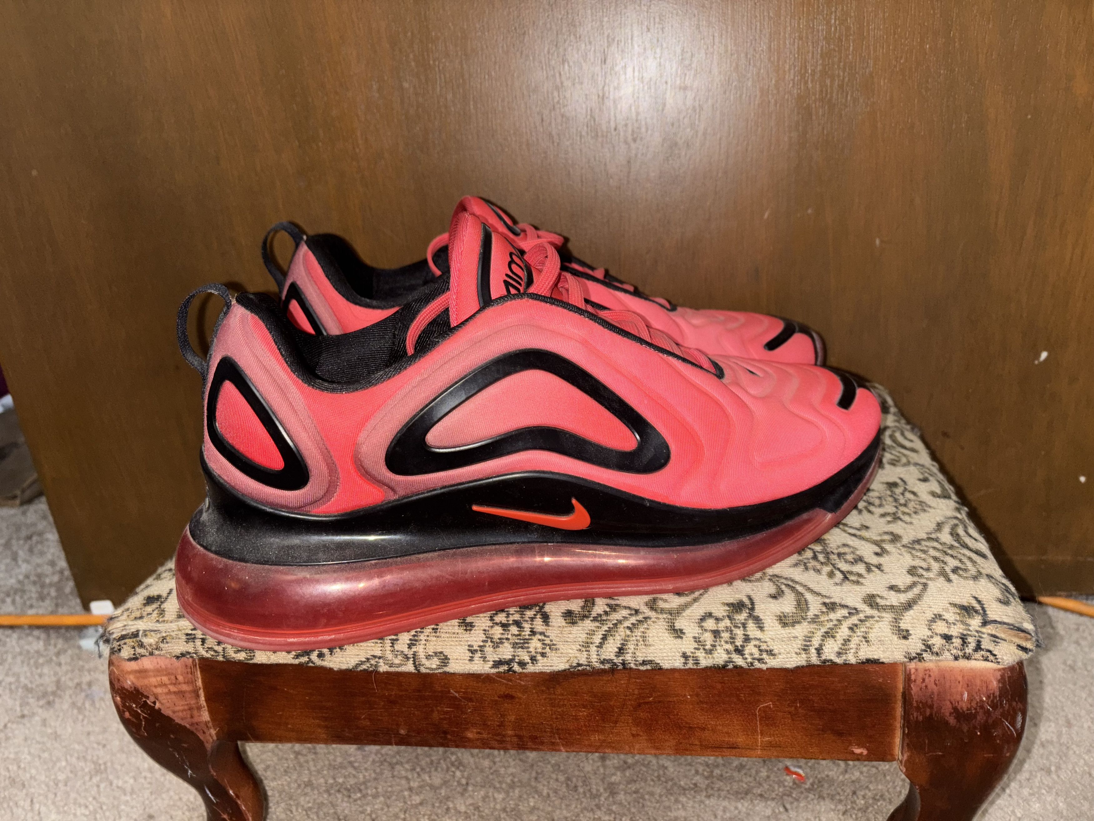 Nike Nike Airmax 720 Red Black Size US 9 / EU 42 - 3 Thumbnail