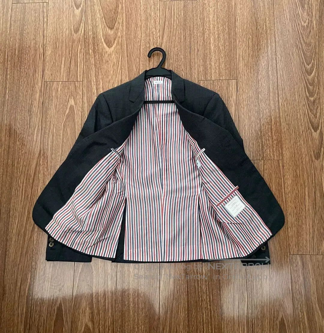 Thom Browne thom browne super 120s two. Size US XXS / EU 40 - 5 Thumbnail