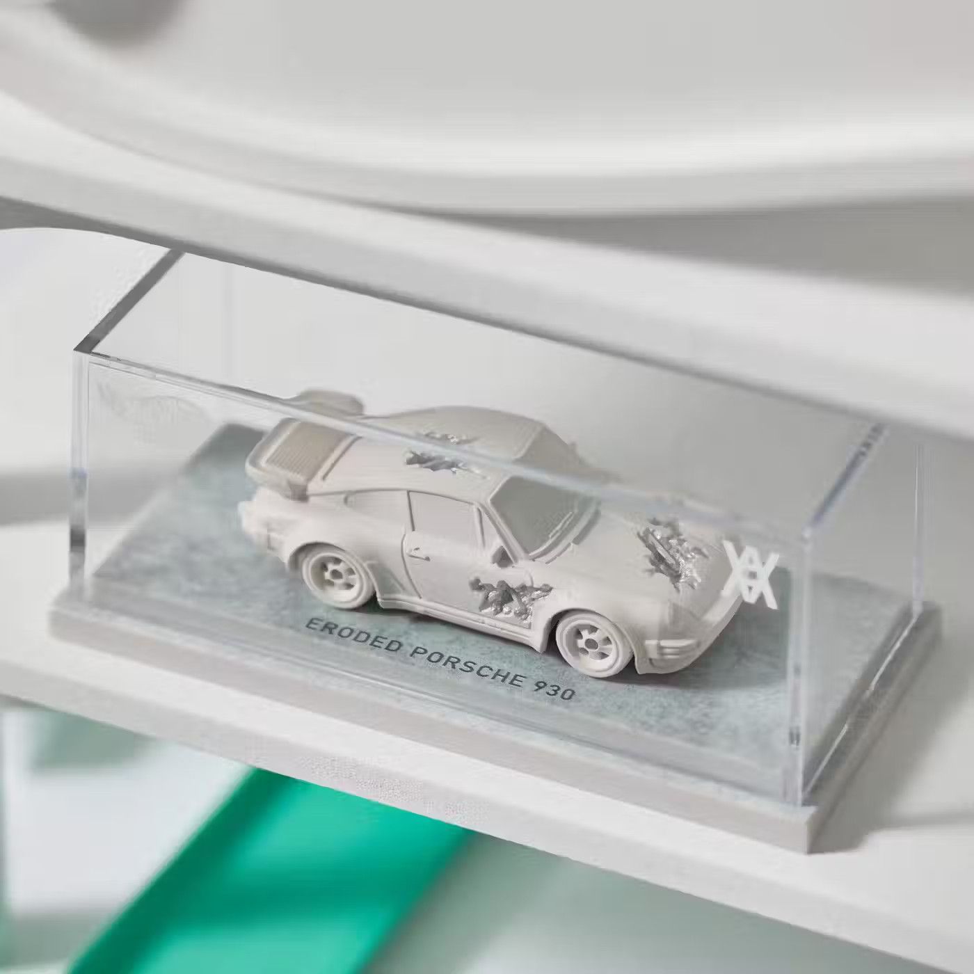 image of Daniel Arsham X Hot Wheels Eroded Porsche 930 And Rally Case in White, Men's