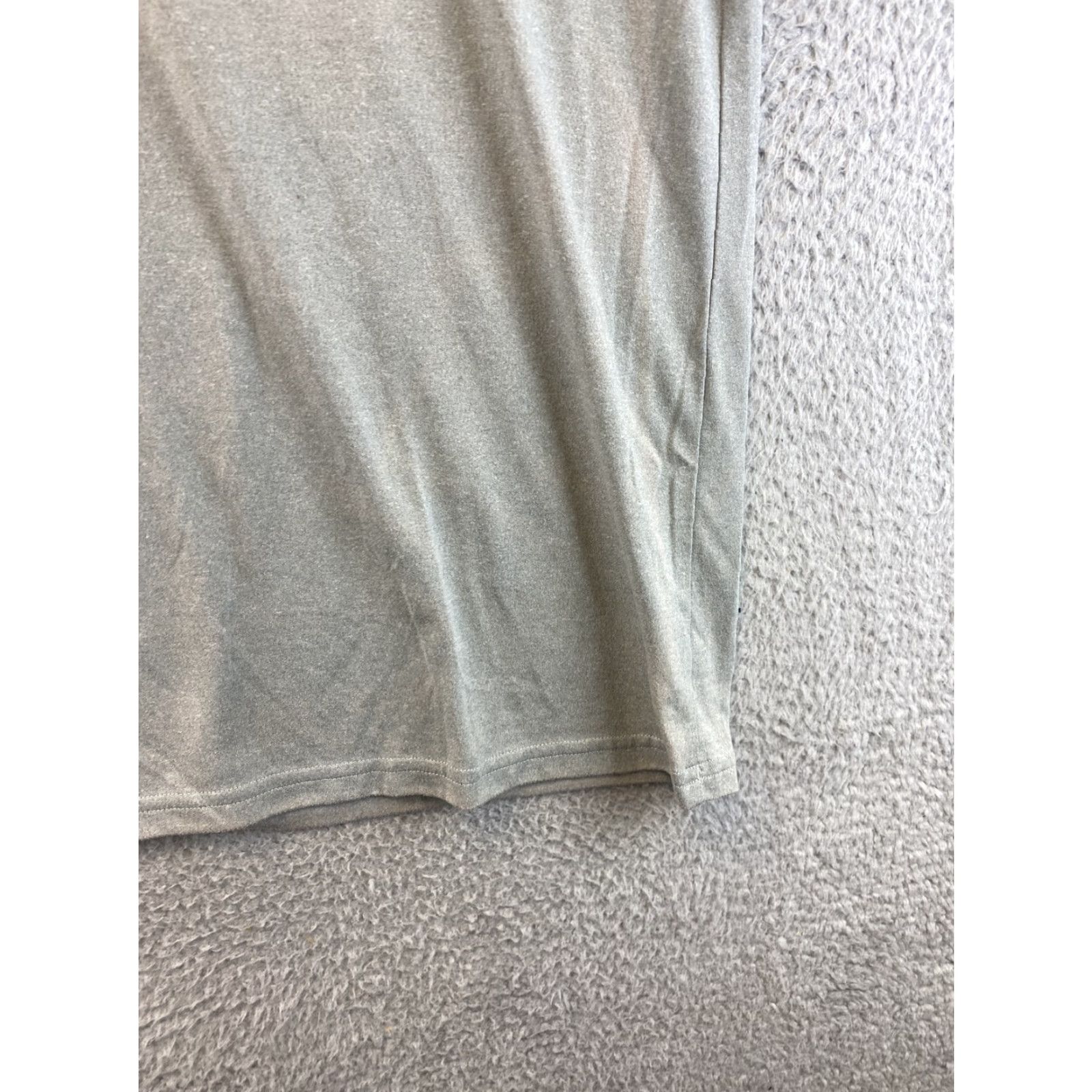 Under Armour Under Armour Shirt Adult XL Loose Heatgear gray Short Sleeve Casual Mens/91-66 Size US XL / EU 56 / 4 - 3 Thumbnail