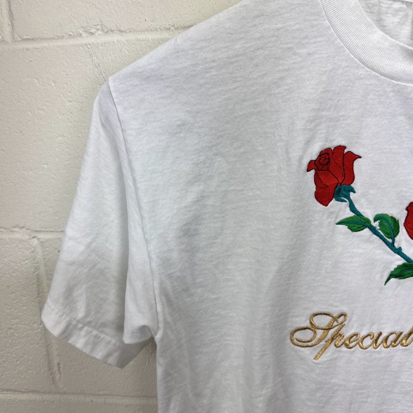 Delta VINTAGE Delta Embroidered Roses T-Shirt XL White Casual 90s Womens Size XL / US 12-14 / IT 48-50 - 6 Thumbnail