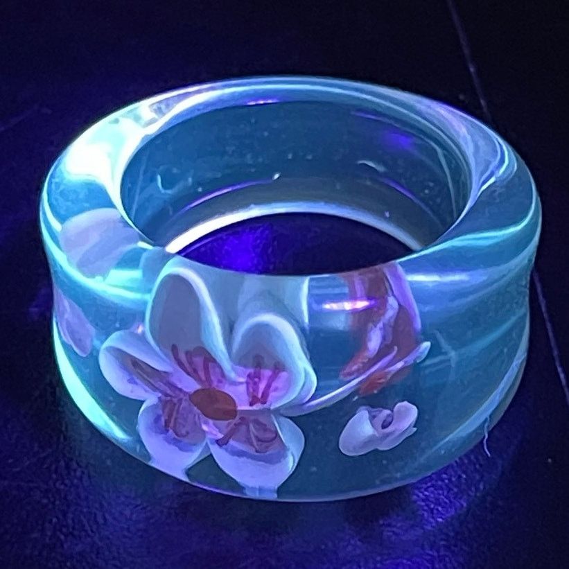 Other Reverse Carved Lucite Ring Pink Flower Statement MCM 6 Size ONE SIZE - 4 Thumbnail