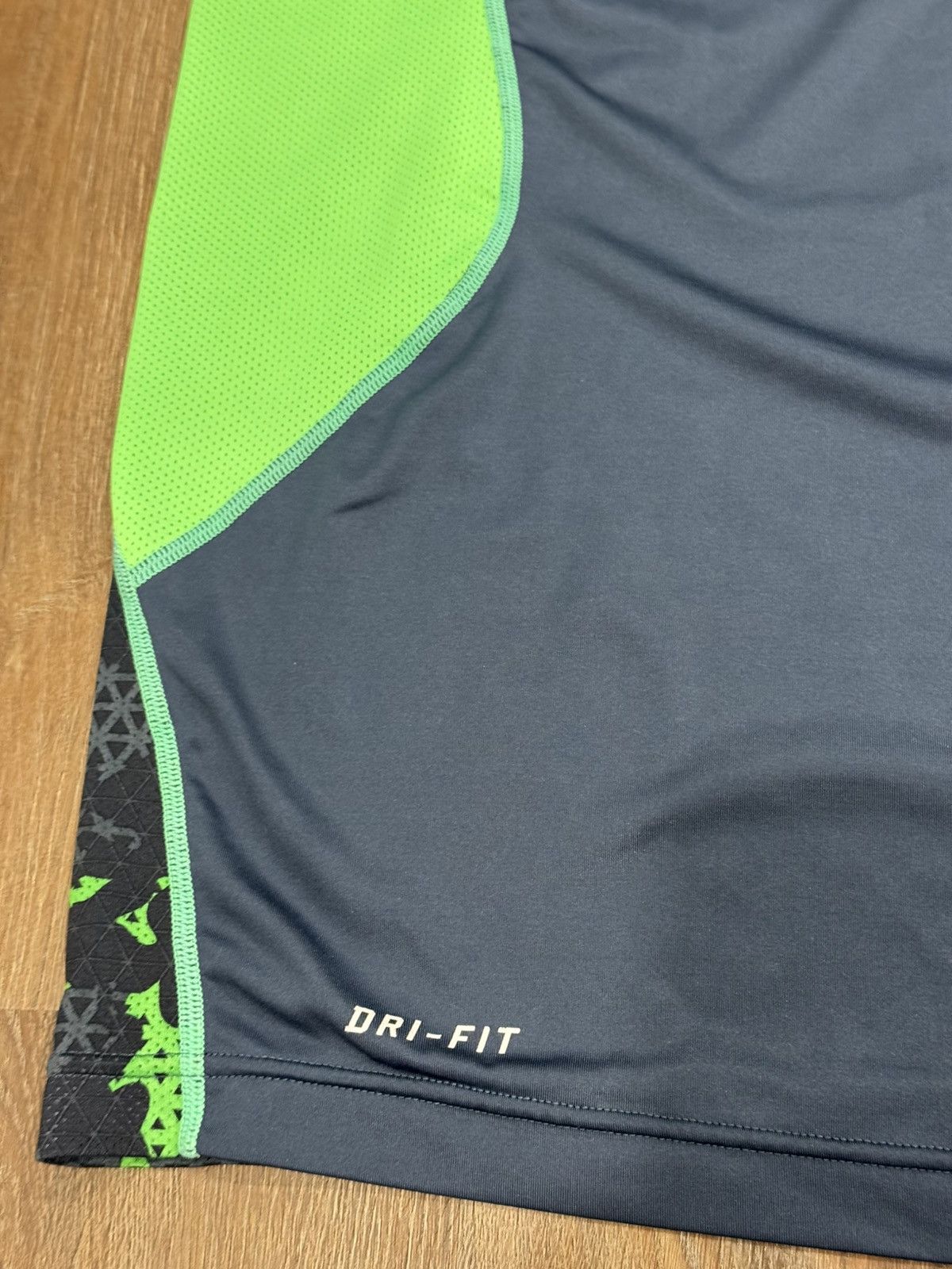 Nike Nike Pro Combat Dri-Fit Compression Shirt Size US L / EU 52-54 / 3 - 8 Thumbnail