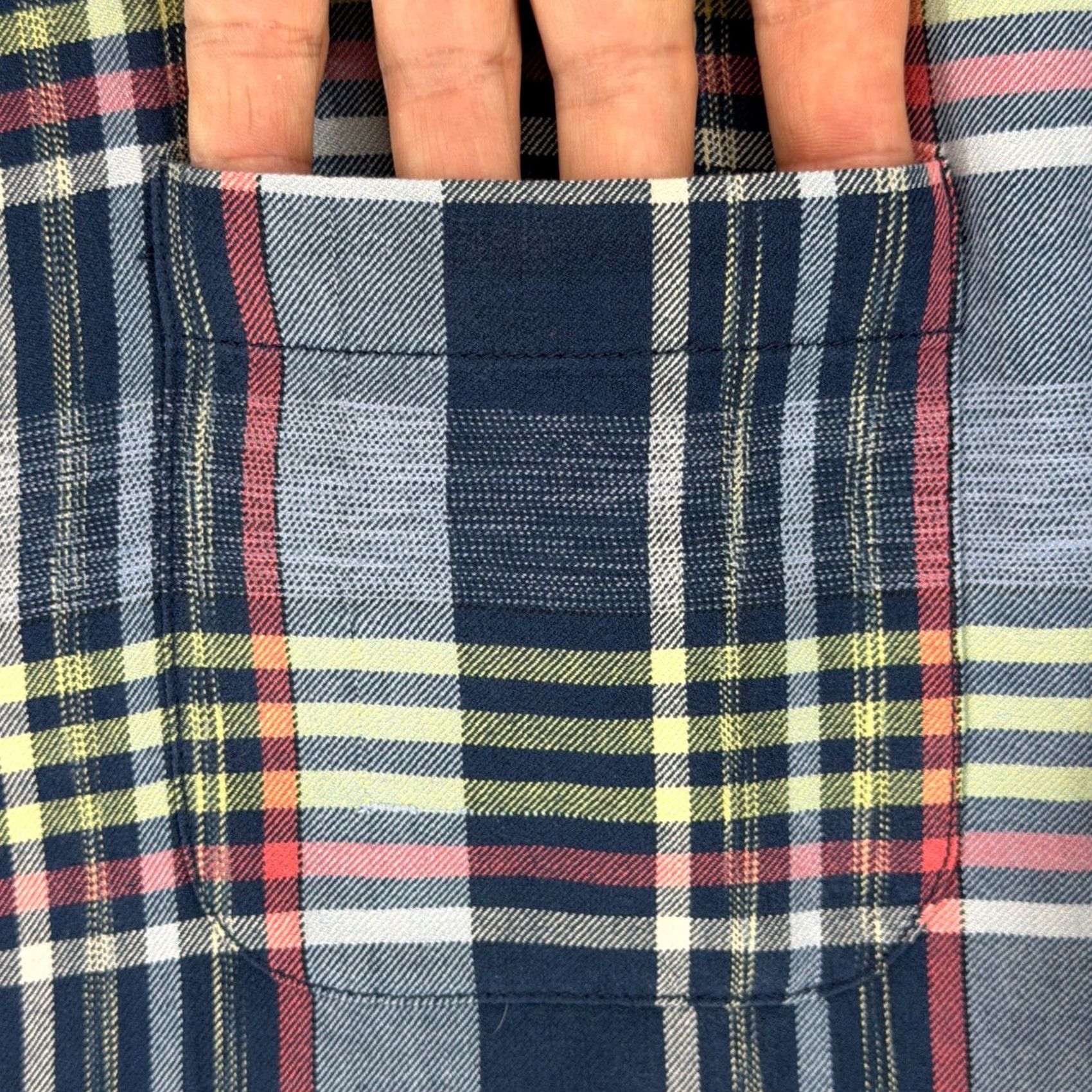 Tommy Bahama Tommy Bahama Silk Plaid Short Sleeve Button-Up Shirt Original Fit Blue Multicolor Shirt Mens M Casual Travel Beach 90s? Size US M / EU 48-50 / 2 - 3 Thumbnail